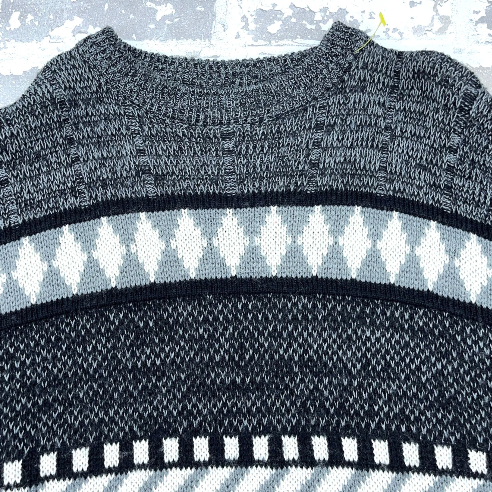 Vintage VINTAGE Campus Sweater Geometric Knit Gray Black XL Men Pullover 90s Logo Multi-Season Casual Dress Sports Size US XL / EU 56 / 4 - 3 Thumbnail