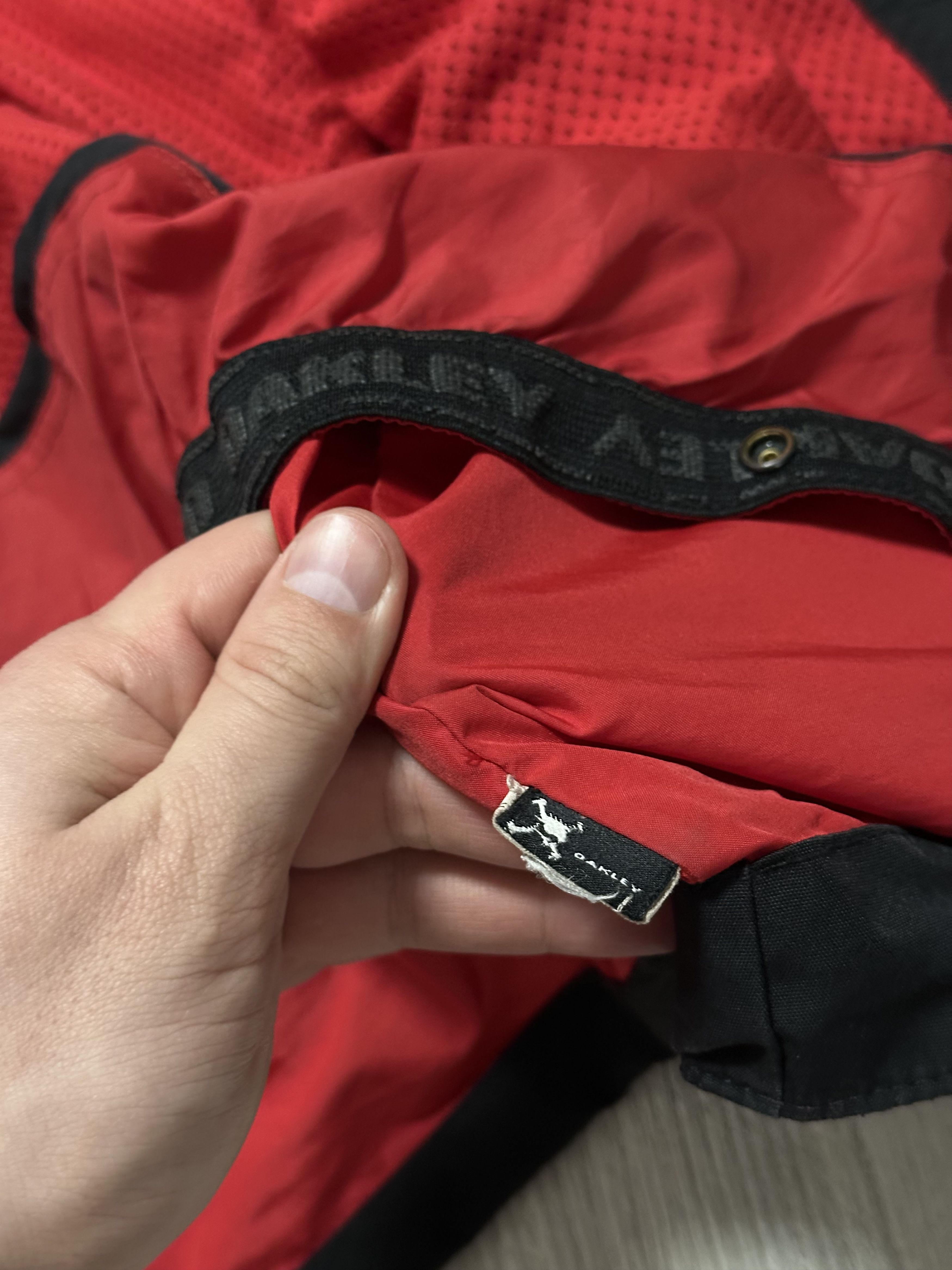 Oakley Oakley Ski Jacket Men’s Men’s Black Red Logo Snowboard Y2K Size US S / EU 44-46 / 1 - 4 Thumbnail