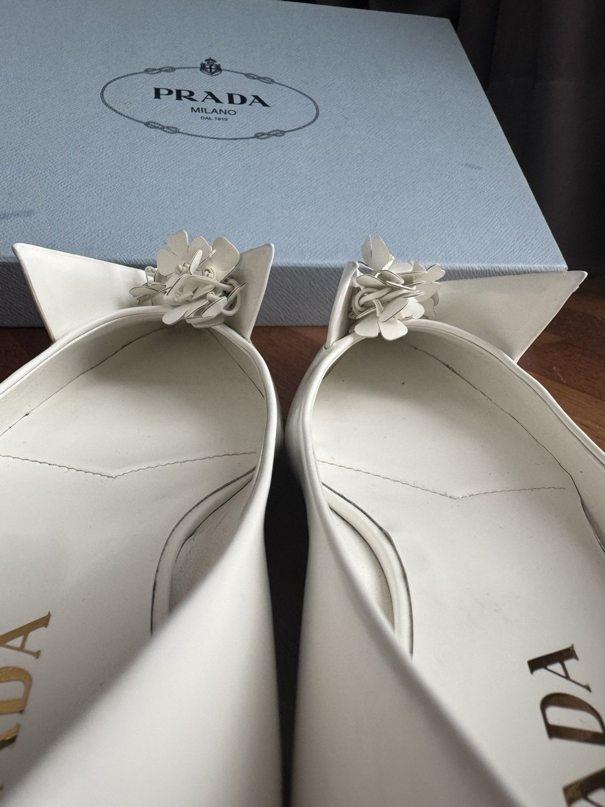 Prada PRADA Floral Appliqué Bouquet Leather Flats Size US 7 / IT 37 - 13 Thumbnail