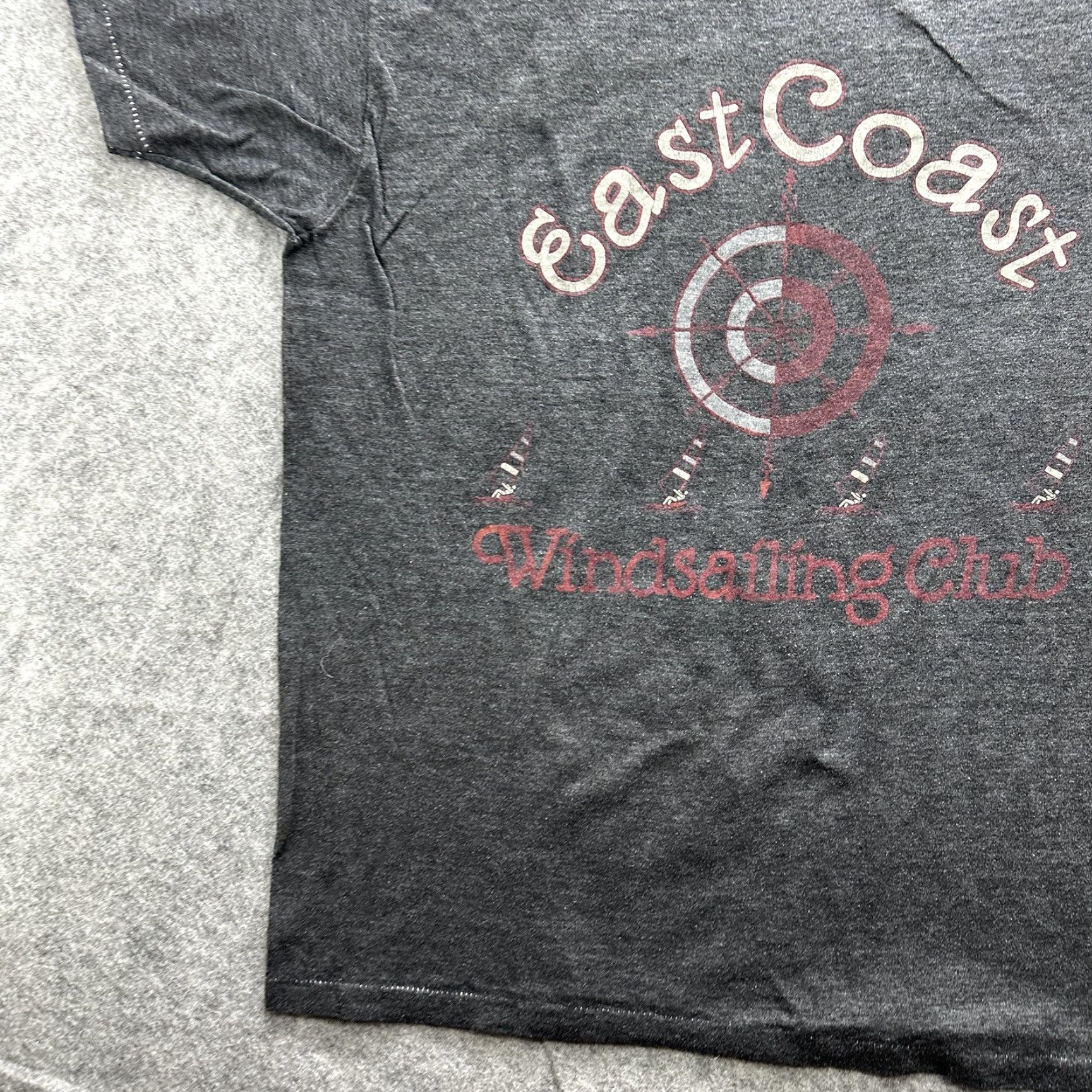 Vintage VINTAGE East Coast Windsailing Club Shirt Mens Medium Gray Graphic Tee Nautical y2k Size US L / EU 52-54 / 3 - 4 Thumbnail