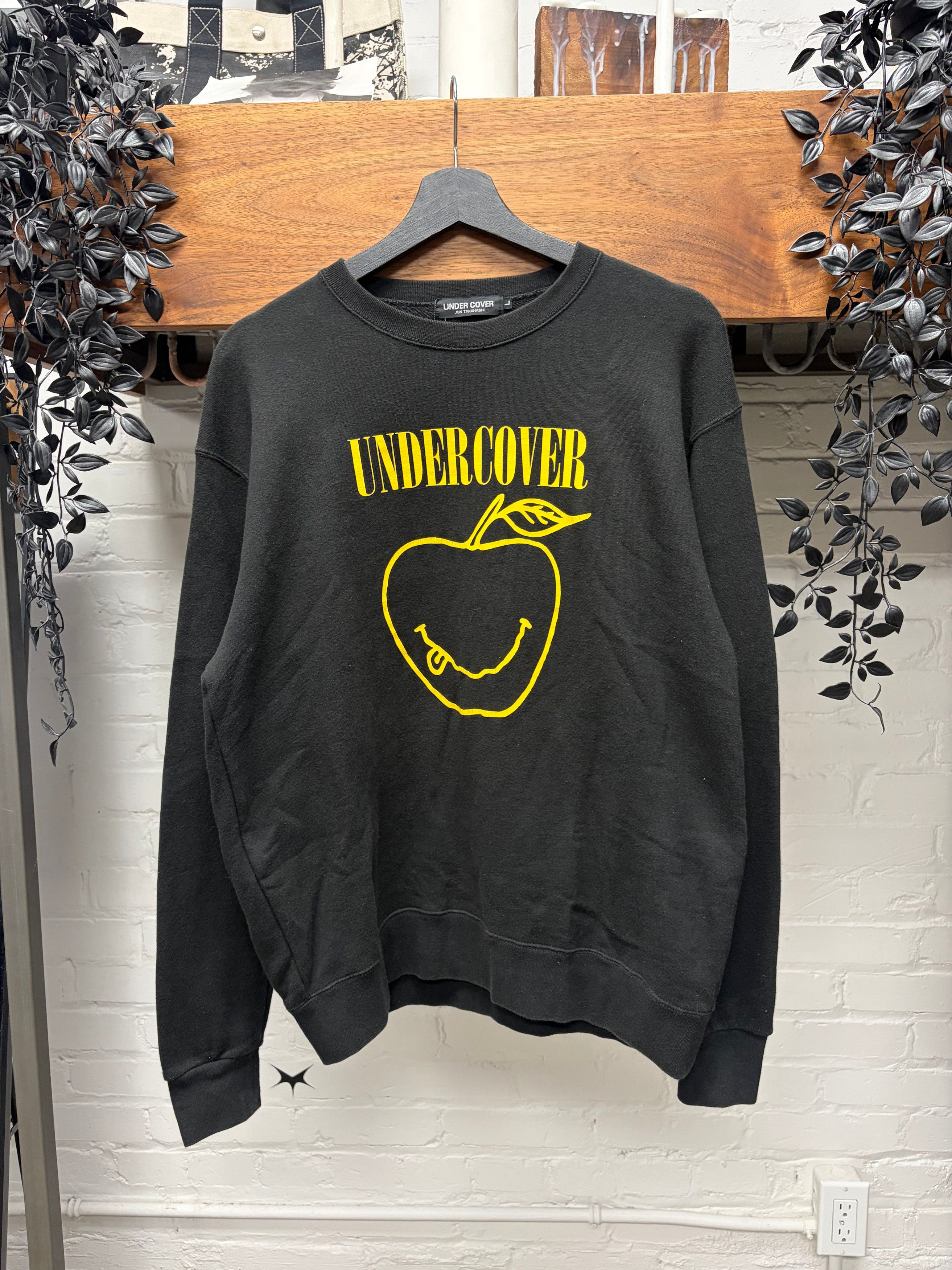 Undercover Undercover ‘Gila Apple’ Black Graphic Sweatshirt Size US L / EU 52-54 / 3 - 1 Thumbnail