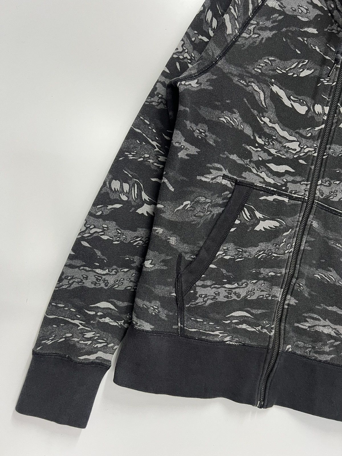 Nike 🔥 Vintage Y2K Nike Tiger Striped sweatshirt hoodie - M Size US S / EU 44-46 / 1 - 3 Thumbnail