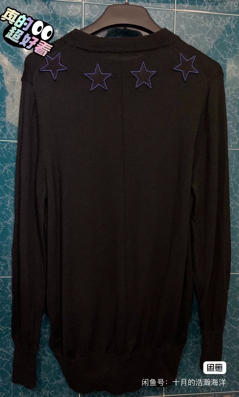 Givenchy Givenchy Men's Star Embroidered Sweater Size US M / EU 48-50 / 2 - 5 Thumbnail
