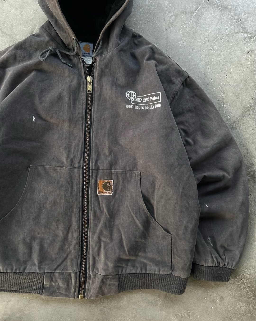 Carhartt × Vintage 90's Carhartt J130 QVL Embroiderd Work Active Denim Jacket Size US XL / EU 56 / 4 - 2 Thumbnail