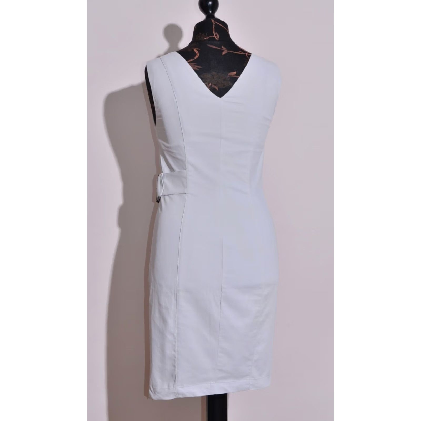 Sarah Pacini Sarah Pacini White Sleeveless Sheath Dress Belted V-Neck Italy Size S Ladies WomenWhite Sleeveless Sheath Dress Belted V-Neck Italy Size S Size S / US 4 / IT 40 - 5 Thumbnail