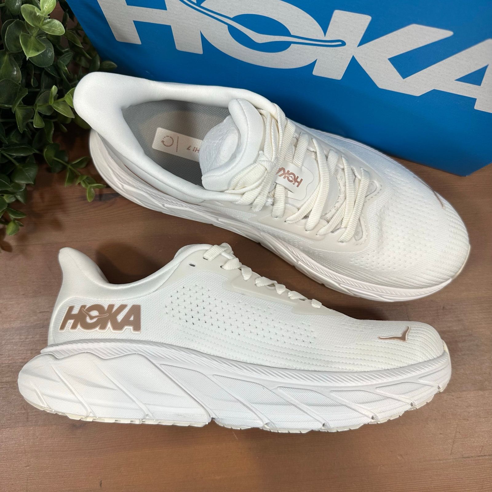 Hoka Women's Arahi 7 Running Shoes Size 7 in White