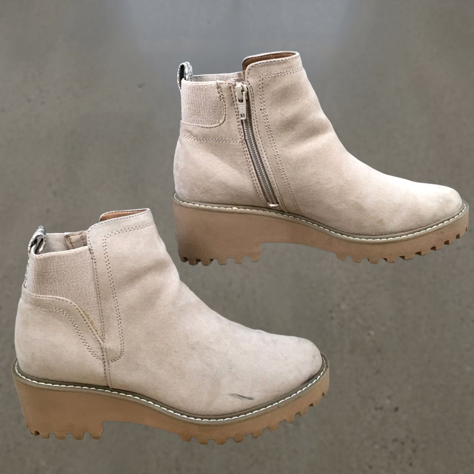Vintage Universal Thread Boots Womens 8 Taci Bootie Brown Comfort Block Heels Ankle Top Suede Casual Modern Classic Womens Boots 8 Brown Size M / US 6-8 / IT 42-44 - 1 Thumbnail
