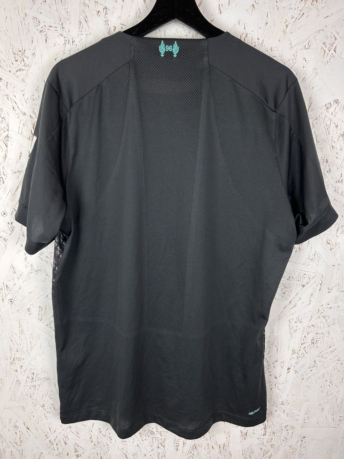 New Balance New Balance Liverpool FC 2019/20 Third Kit Soccer Jersey Size US L / EU 52-54 / 3 - 5 Thumbnail