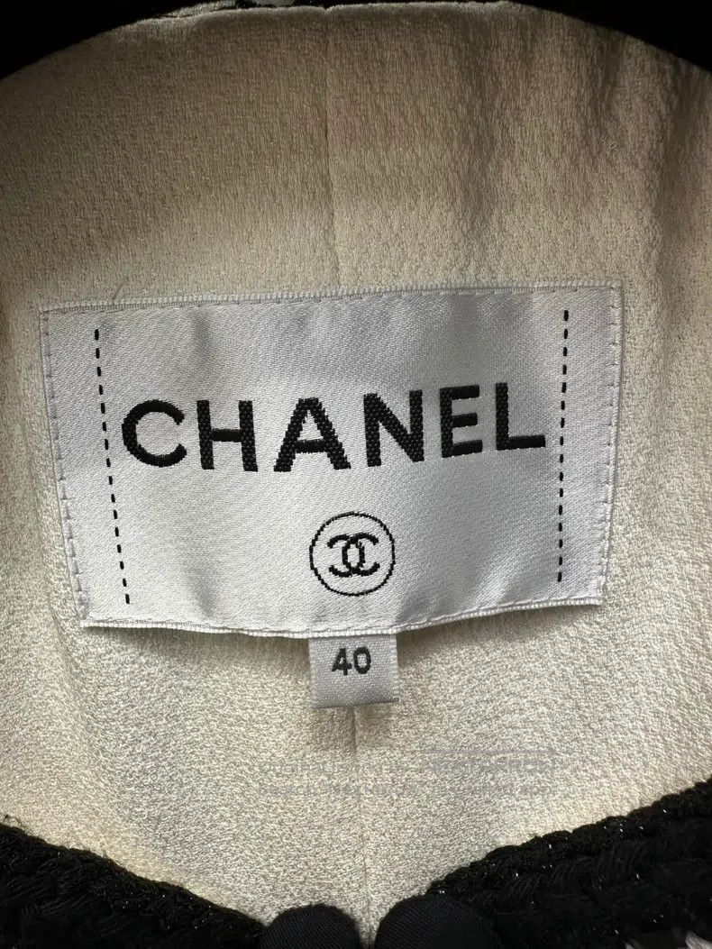 Chanel Chanel 22 Early Spring Vacation Series Black Rhinestone Bu Size S / US 4 / IT 40 - 3 Thumbnail