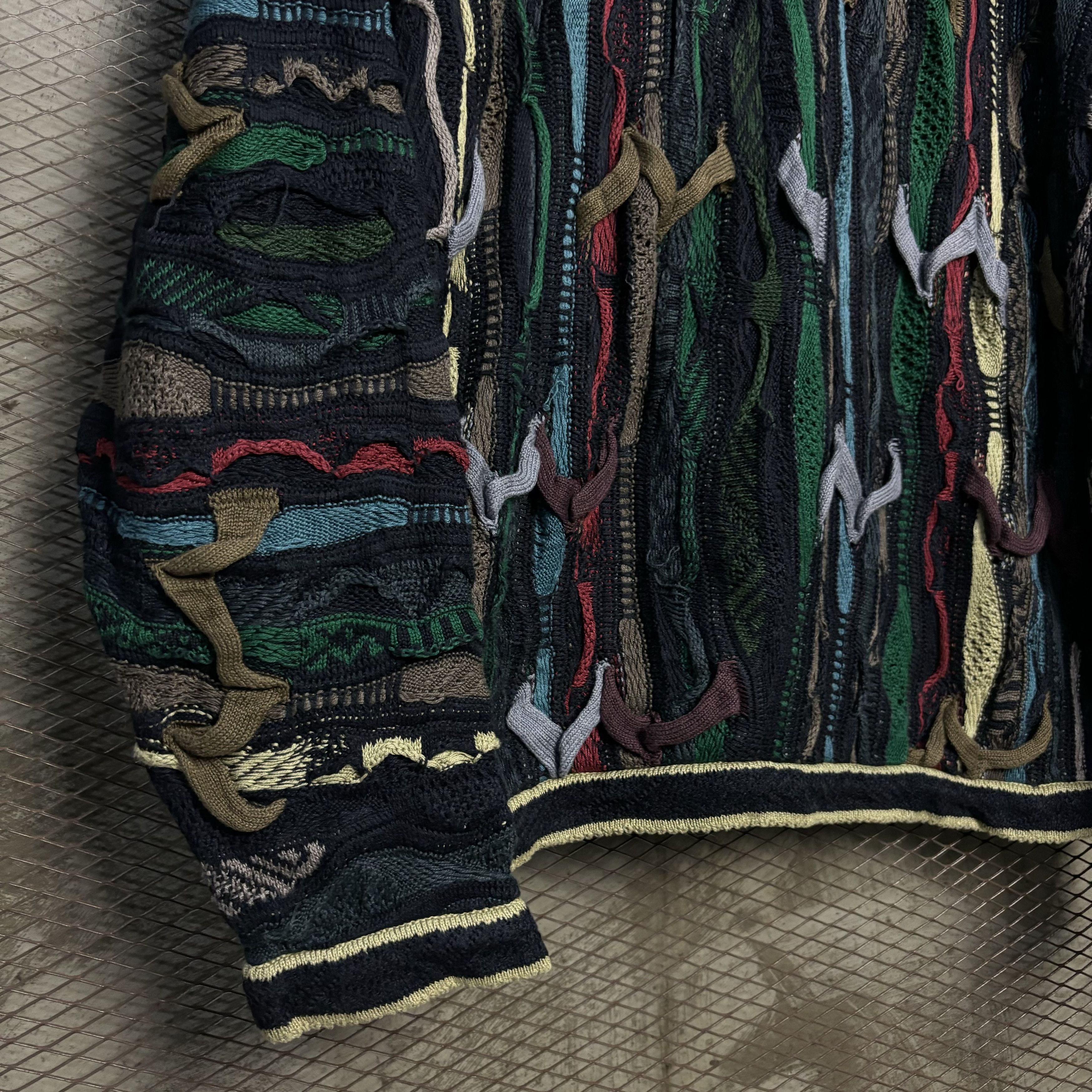 Coogi Vintage Coogi 3d Knit Sweater Size US L / EU 52-54 / 3 - 5 Thumbnail