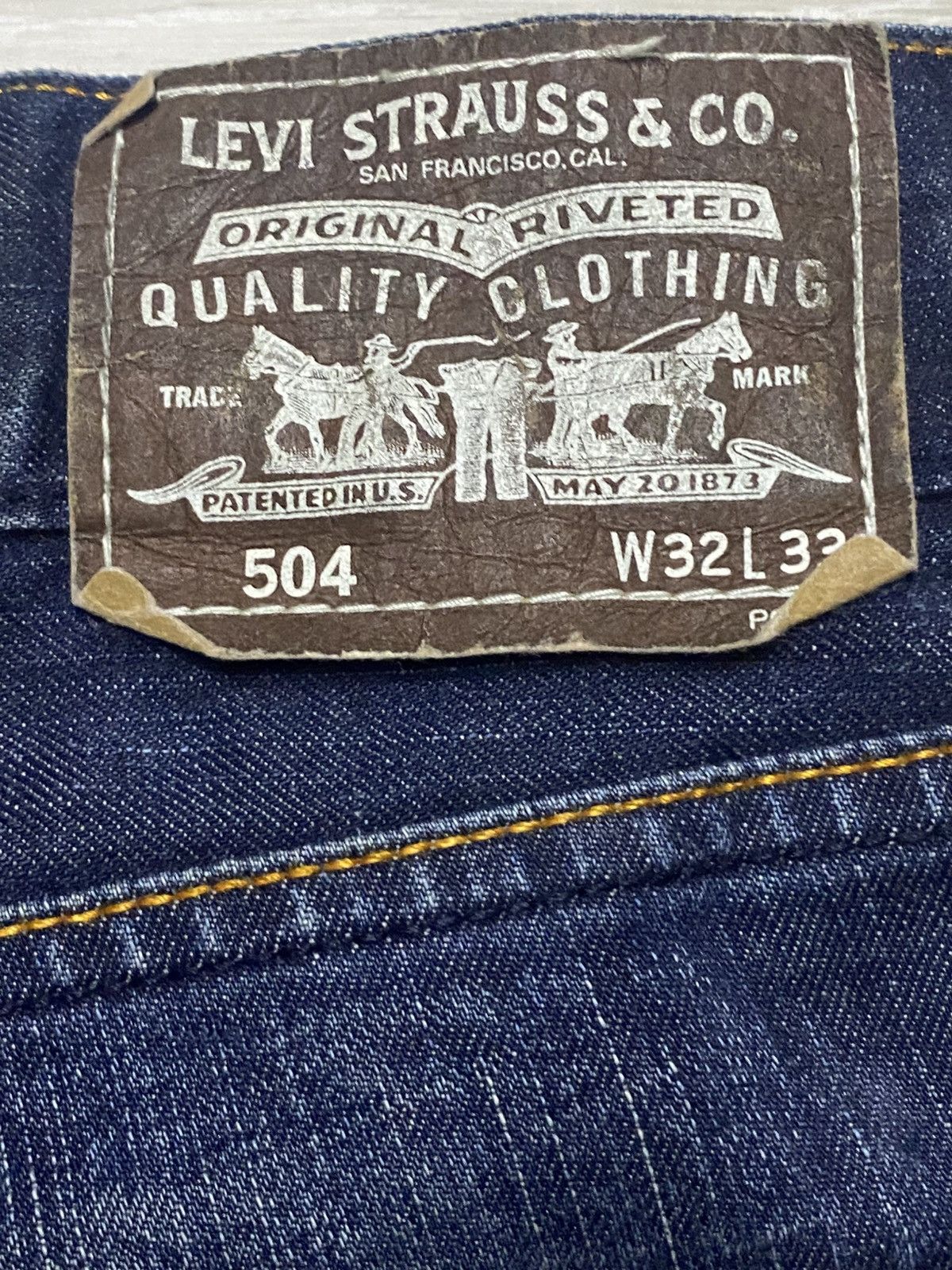 Levi's Vintage Levis 504 Fade Wash Distressed Straight Loose Jeans Size US 32 / EU 48 - 18 Thumbnail
