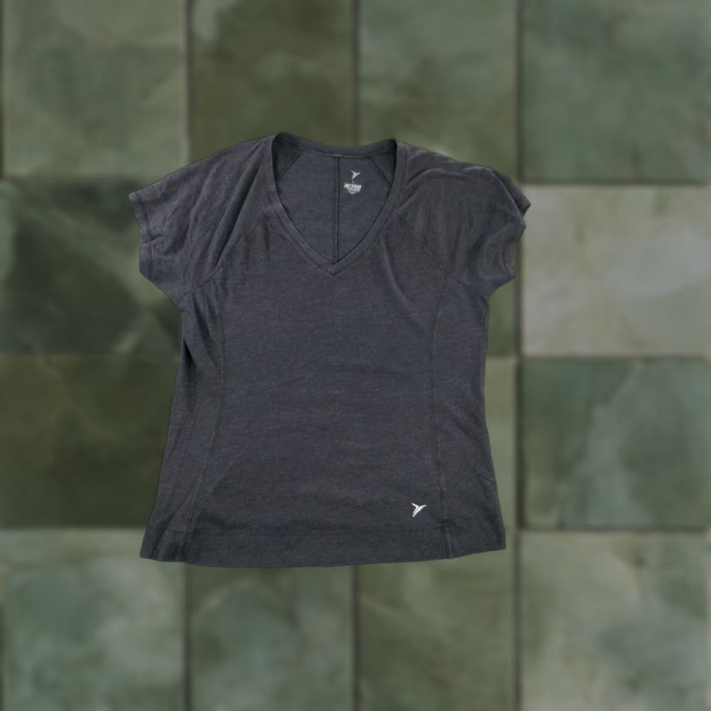 Old Navy Old Navy V-Neck T-Shirt Women Large Gray Casual Active Basic Lightweight Size L / US 10 / IT 46 - 1 Thumbnail