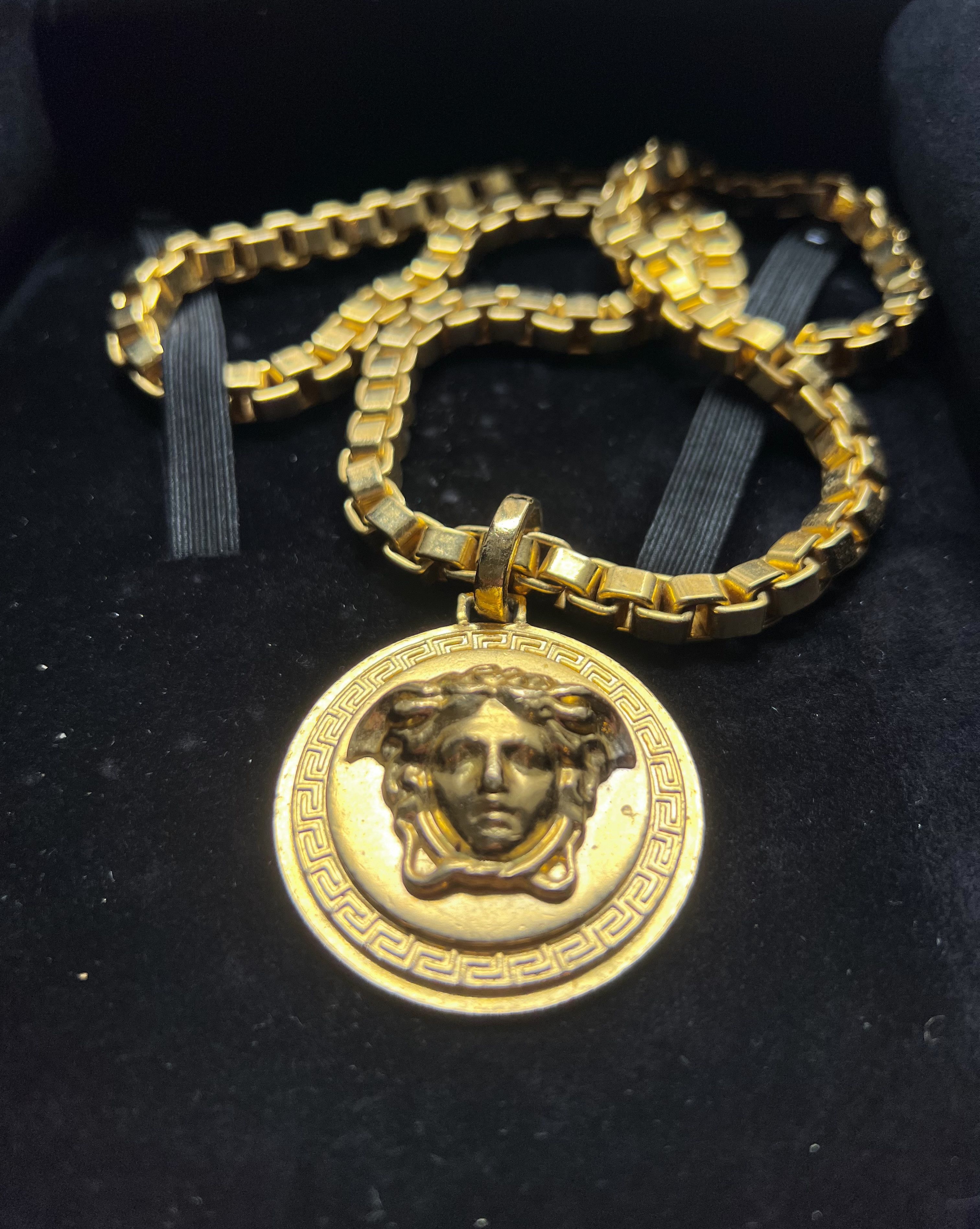 Versace Versace Gold Chain Medusa Medallion Necklace Size ONE SIZE - 7 Thumbnail