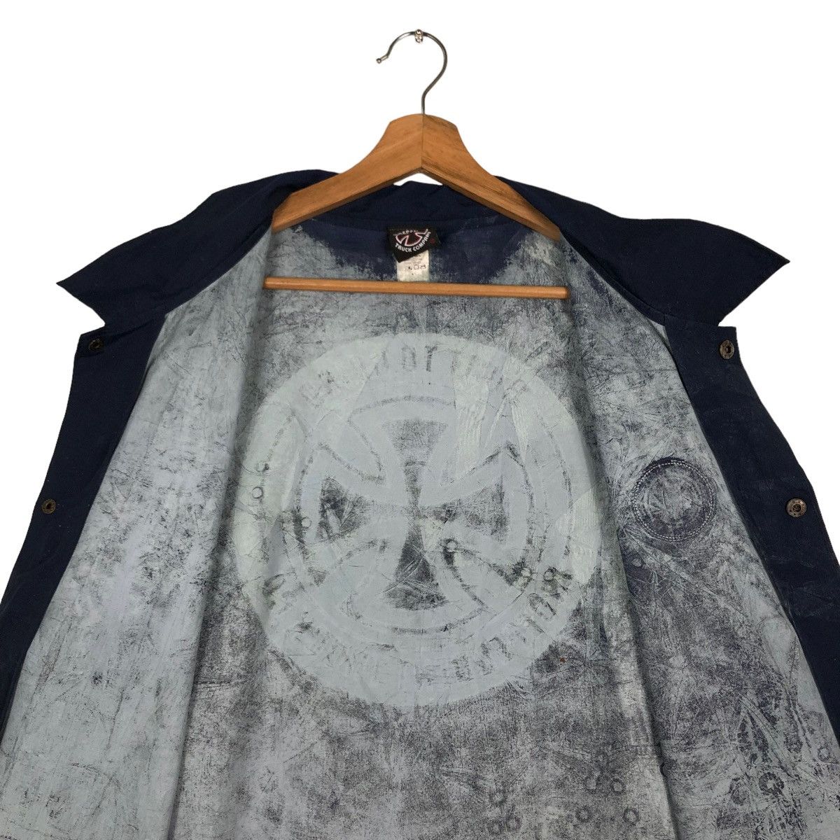 Independent Trading Co. 🔥VINTAGE BUTTON JACKET INDEPENDENT TRUCK CO BIG LOGO Size US M / EU 48-50 / 2 - 14 Thumbnail