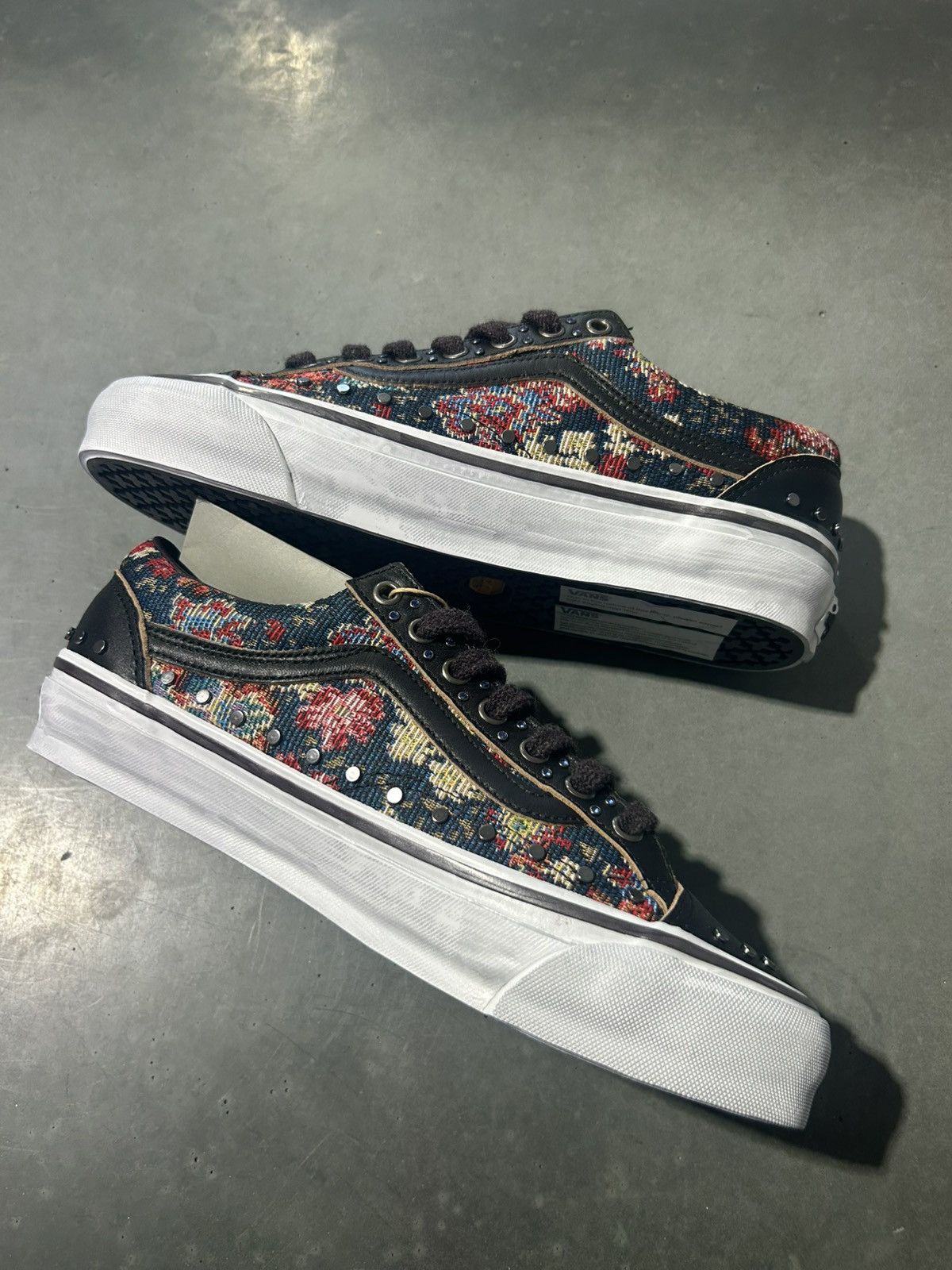 Vans Vans OTW Floral Rivet Size US 8.5 / EU 41-42 - 2 Thumbnail