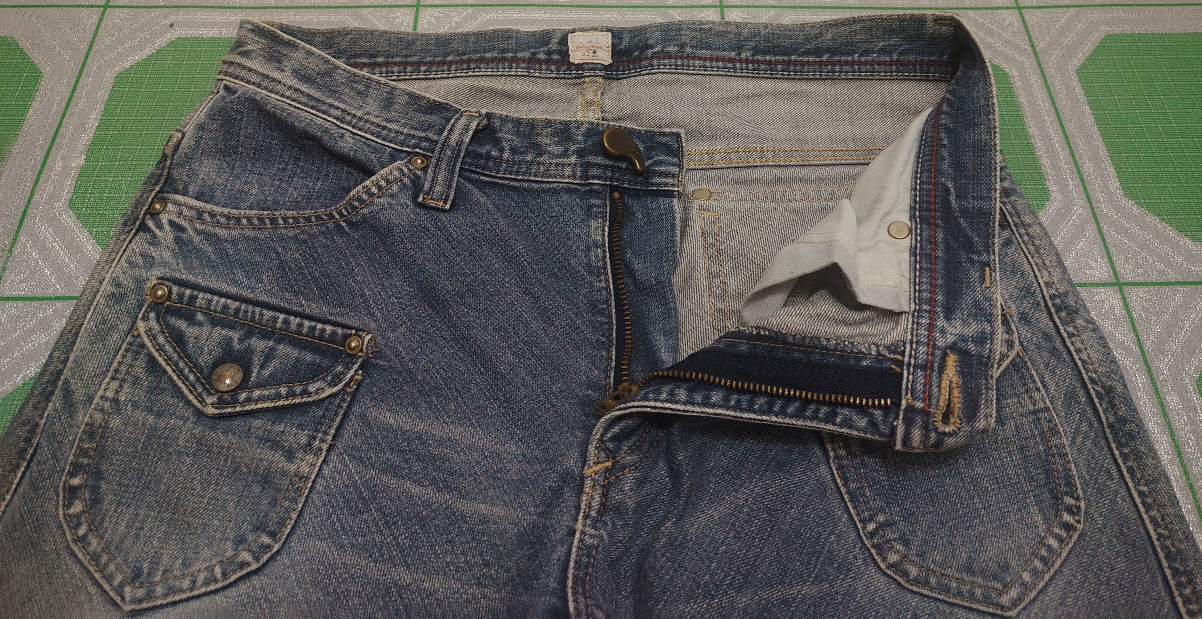 If Six Was Nine Japanese Lee Exclusive Flared Jeans Size US 31 - 12 Thumbnail