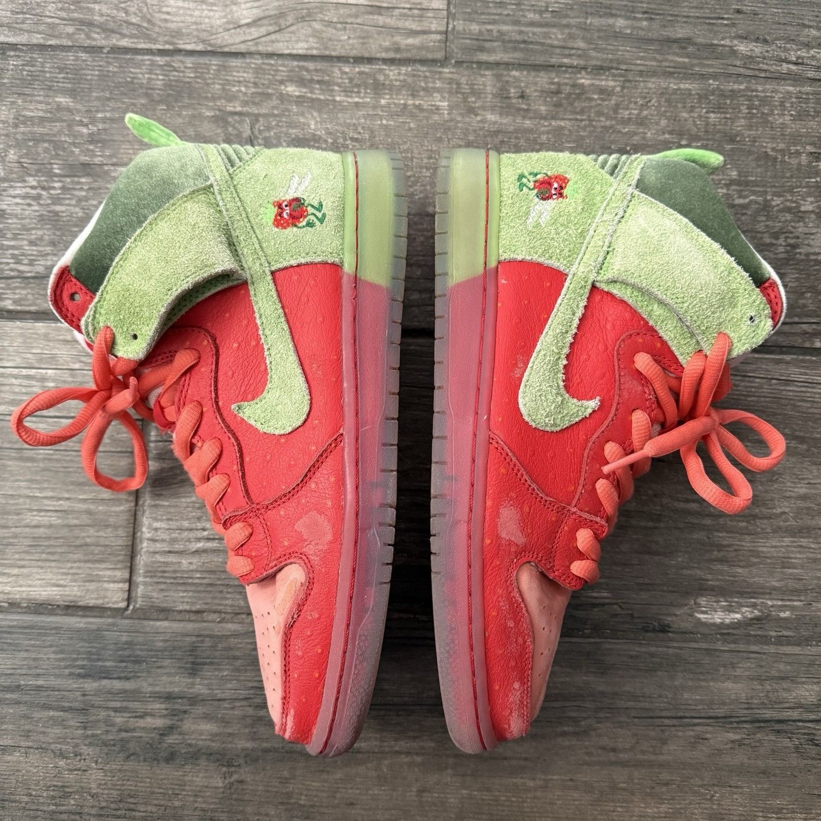 Nike SB NIKE SB DUNK HI STRAWBERRY COUGH SZ 8 GREEN RED SNEAKERS NO Size US 8 / EU 41 - 3 Thumbnail