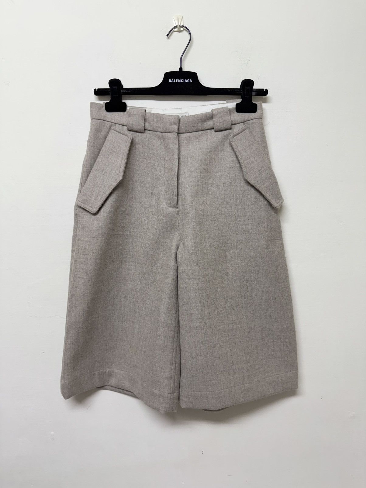 Acne Studios Acne Studios wool shorts Size 24" / US 00 / IT 34 - 1 Thumbnail