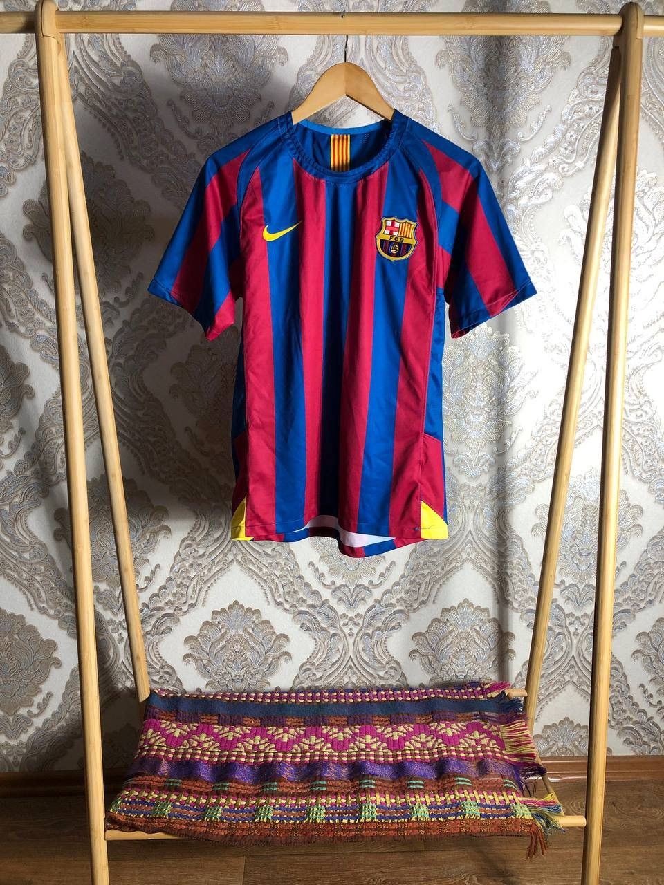 Nike VINTAGE NIKE FC BARCELONA SPAIN SOCCER JERSEY RETRO Y2K 90s Size US M / EU 48-50 / 2 - 2 Thumbnail