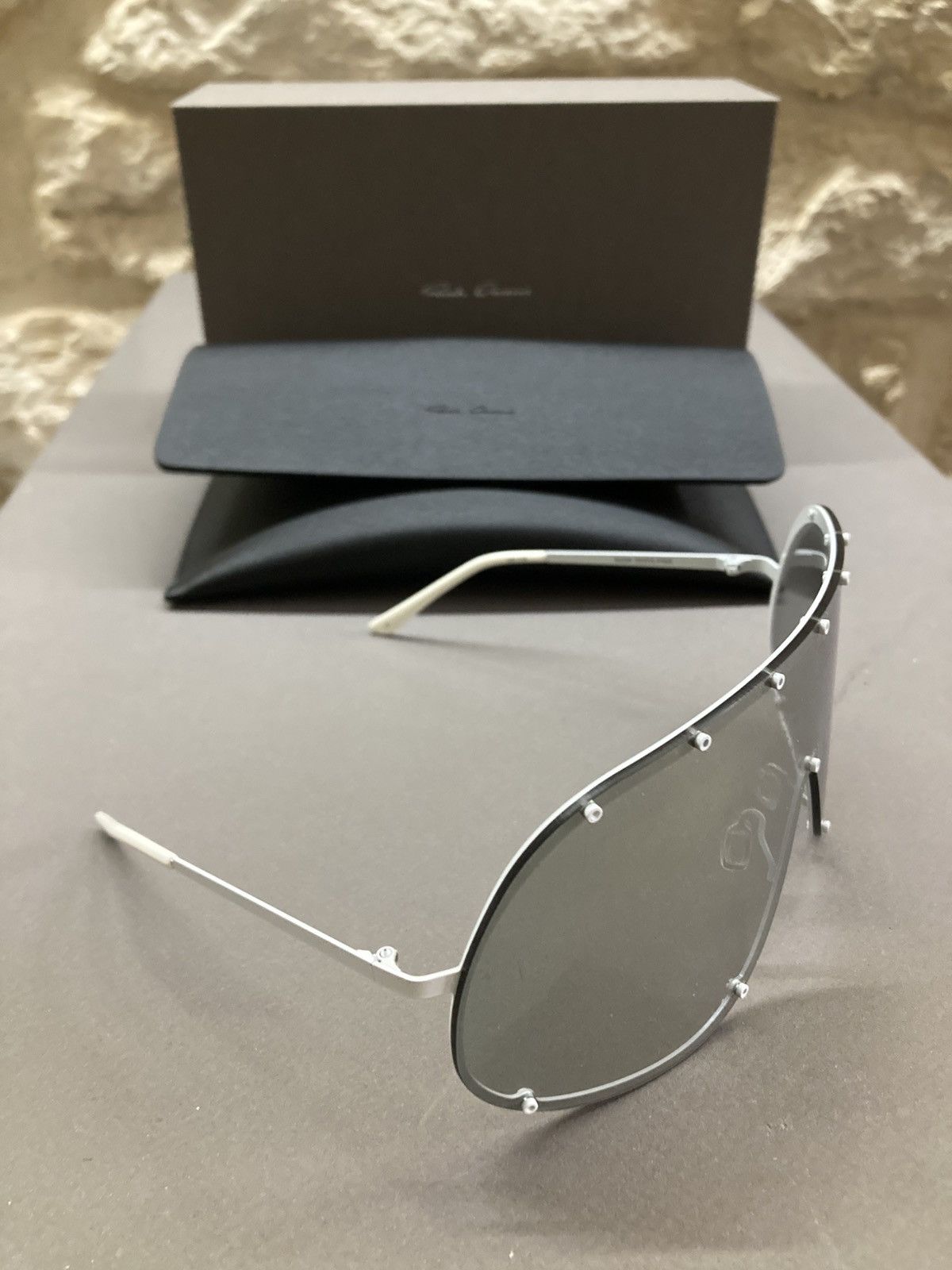 Rick Owens NEVER WORN / Rick Owens Shield Sunglasses in White Size ONE SIZE - 2 Thumbnail