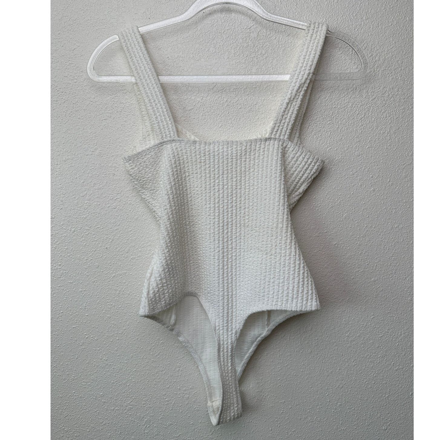 ASTR The Label ASTR The Label Off White Textured Seersucker Bodysuit XS Size XS / US 0-2 / IT 36-38 - 7 Thumbnail
