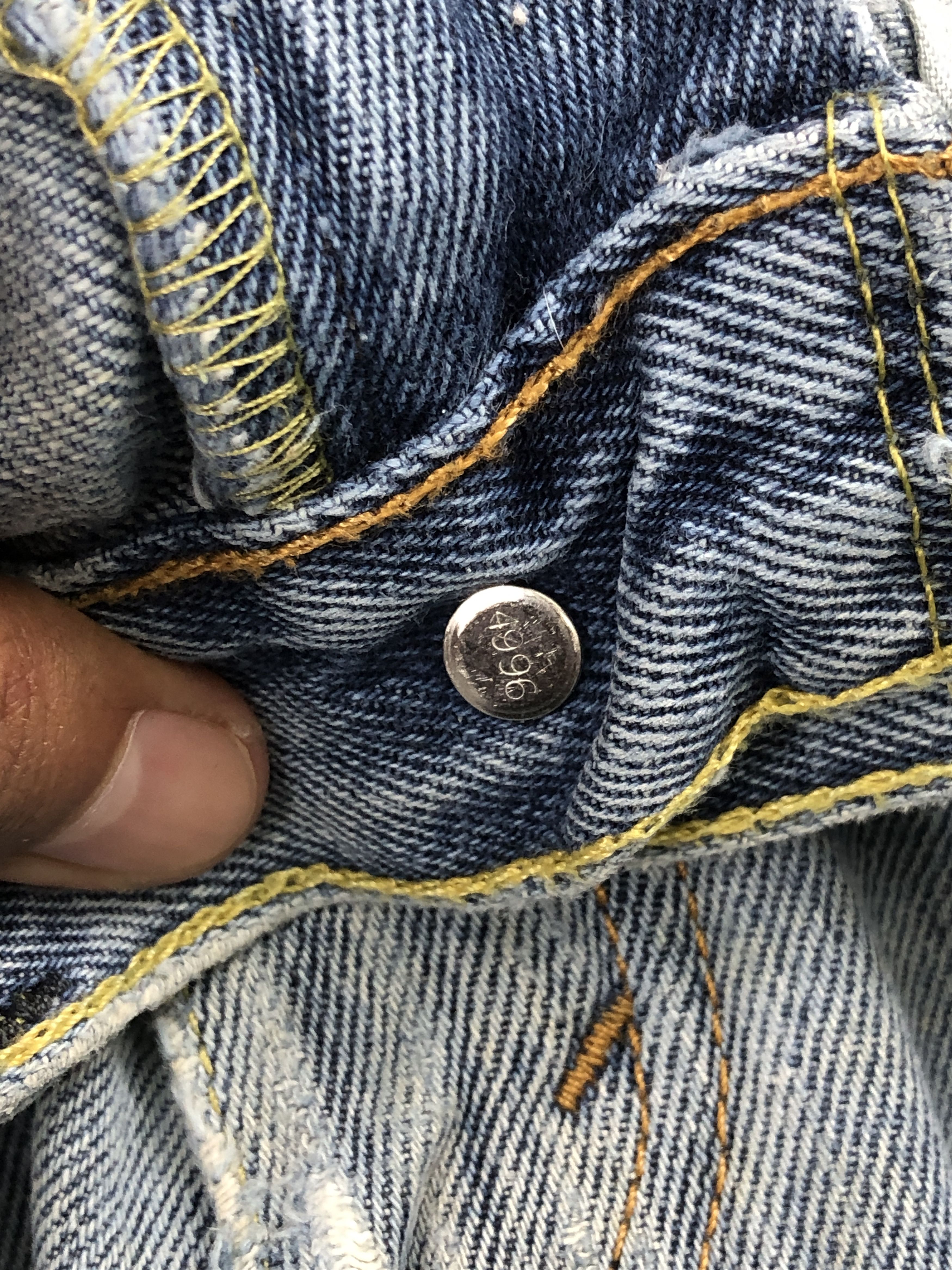 Levi's × Vintage Lightwash Vintage Levis 505 Jeans DP2456 Size US 33 - 12 Thumbnail