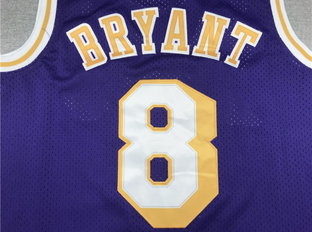 NBA Retrò Maglia Basket - Kobe Bryant Lakers Hardwood #8 - M Size US M / EU 48-50 / 2 - 4 Thumbnail