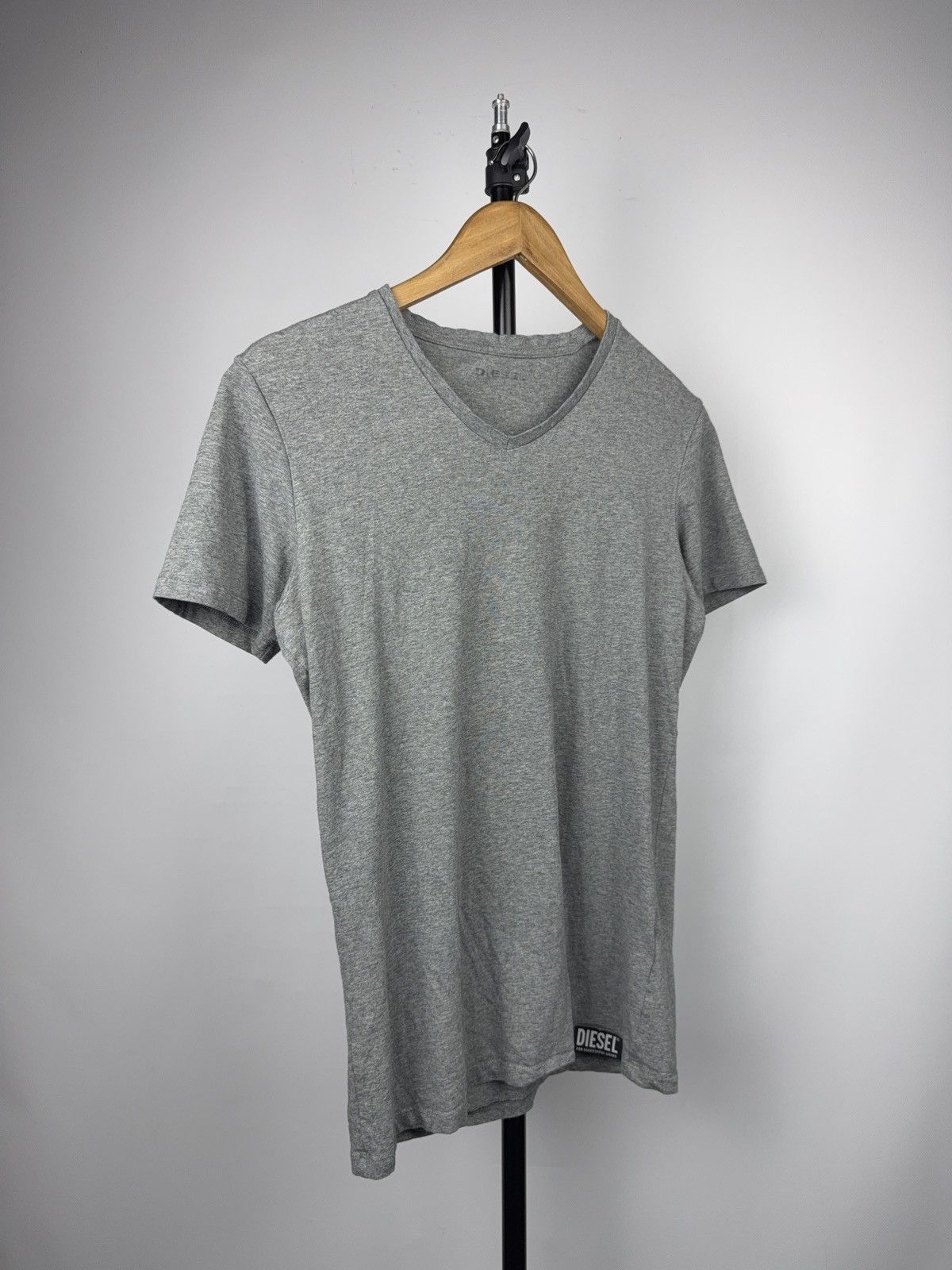 Diesel Luxury 00s Diesel Grey V-Neck T-Shirt Minimal Logo Size US M / EU 48-50 / 2 - 1 Thumbnail