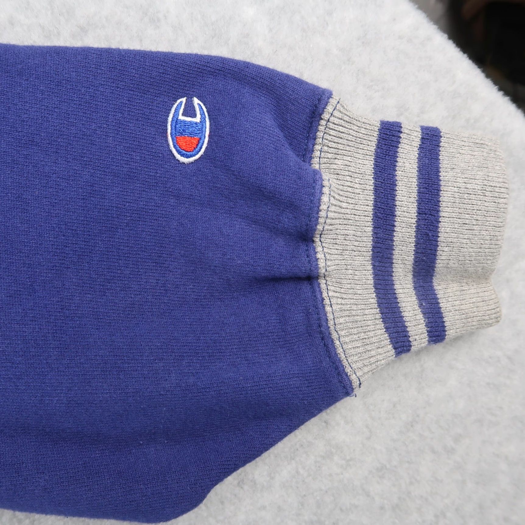 Champion VINTAGE Champion Reverse Weave Crewneck Sweatshirt XL Blue 90s Sports Mens USA Made Size US XL / EU 56 / 4 - 5 Thumbnail