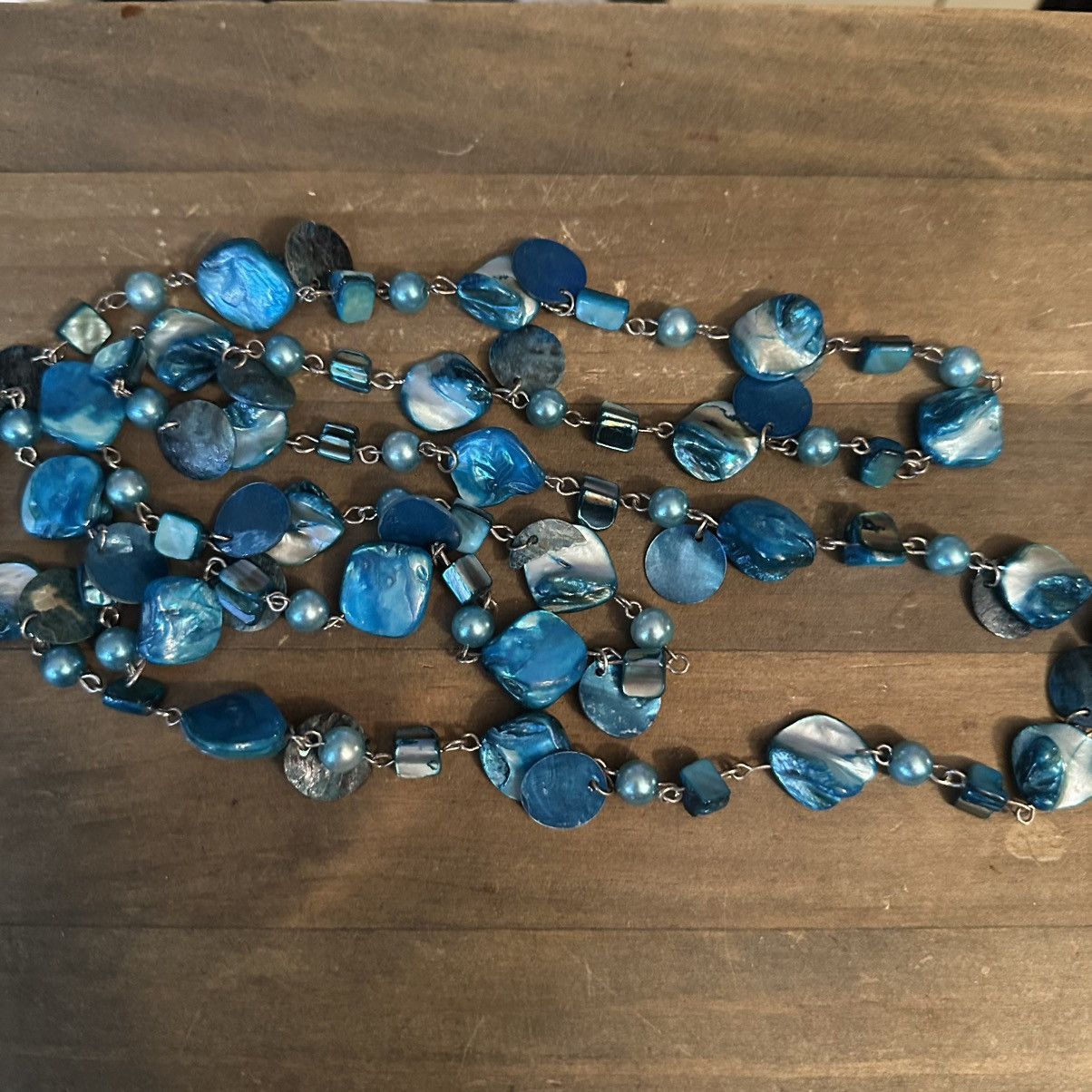 Avenue Avenue blue dyed mother of pearl shell necklace Size ONE SIZE - 2 Thumbnail