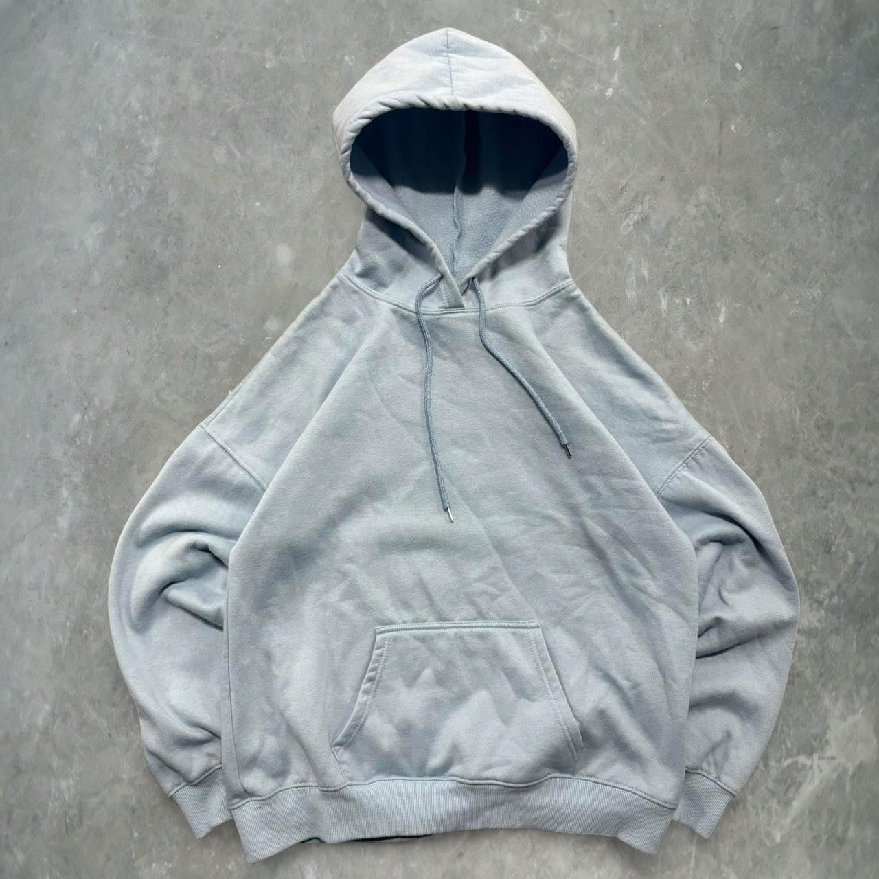Vintage Crazy Vintage Y2K/2000s Blank Baby Blue Minimalistic Hoodie! Size US L / EU 52-54 / 3 - 1 Thumbnail