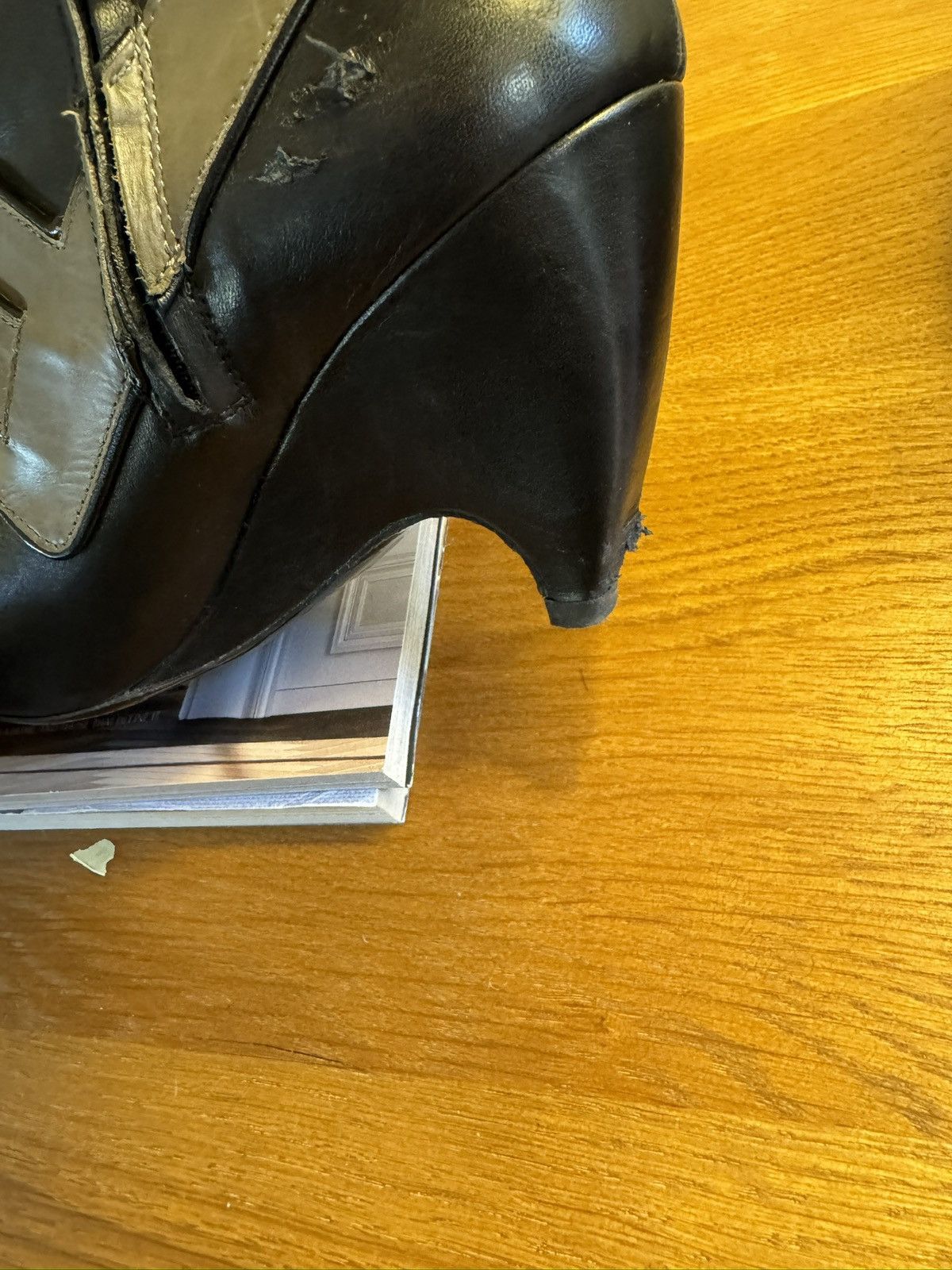 Balenciaga BALENCIAGA PARIS Made in Italy Ankle Bootie Size 35.5 Size US 5.5 / IT 35.5 - 9 Thumbnail