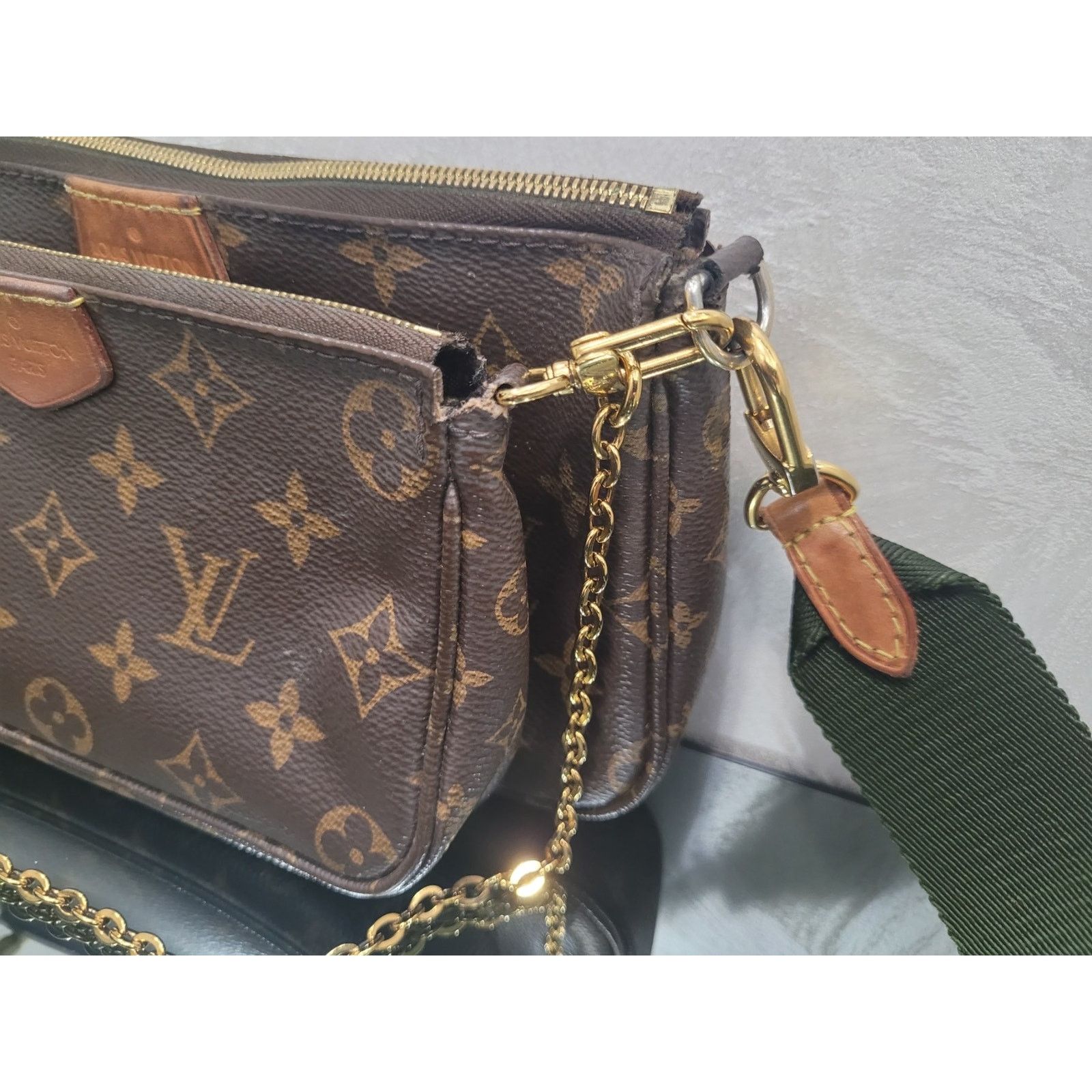 Louis Vuitton Louis Vuitton Multi Pochette Accessoires Crossbody Bag Size ONE SIZE - 4 Thumbnail