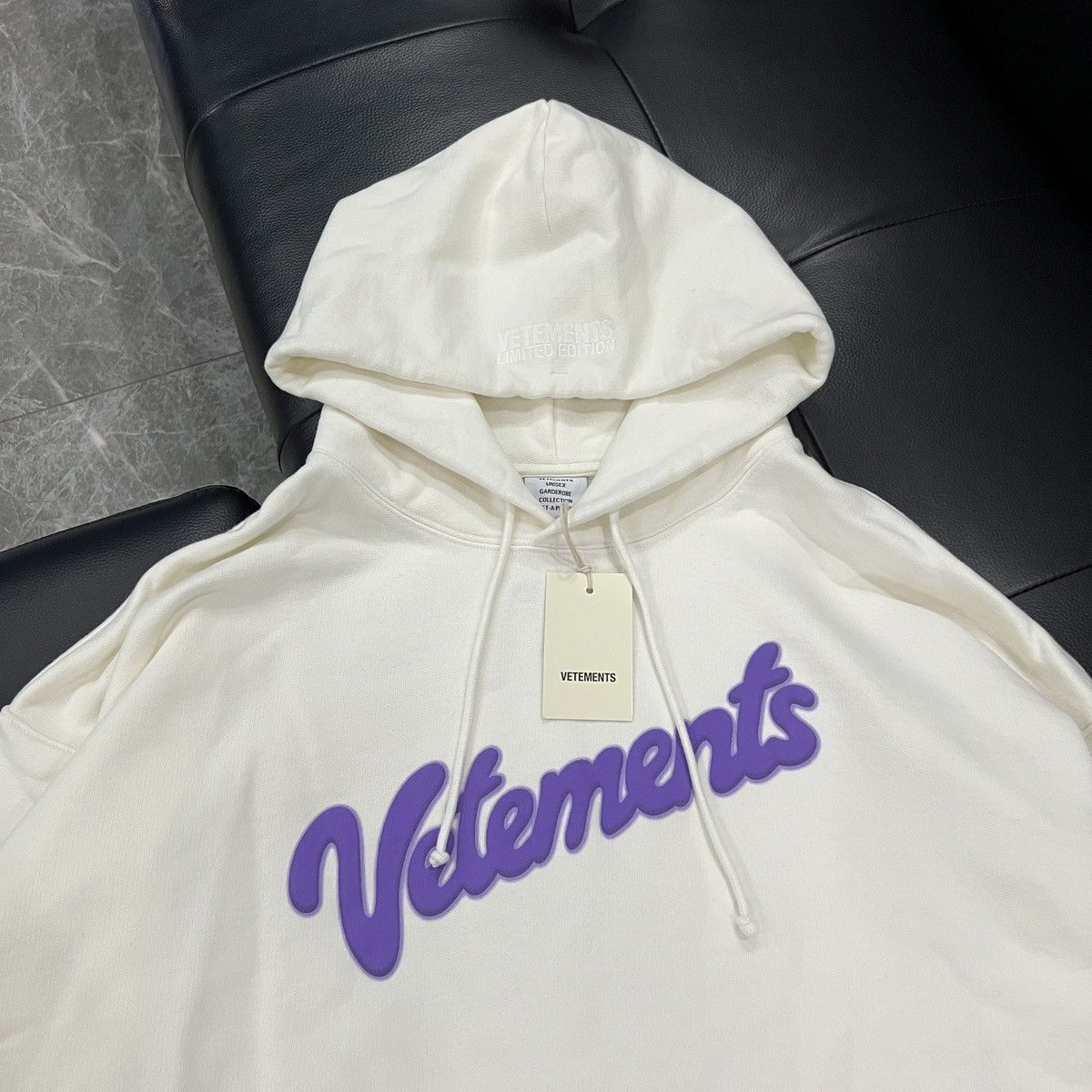 Vetements Vetements Logo Hoodie Size US M / EU 48-50 / 2 - 3 Thumbnail