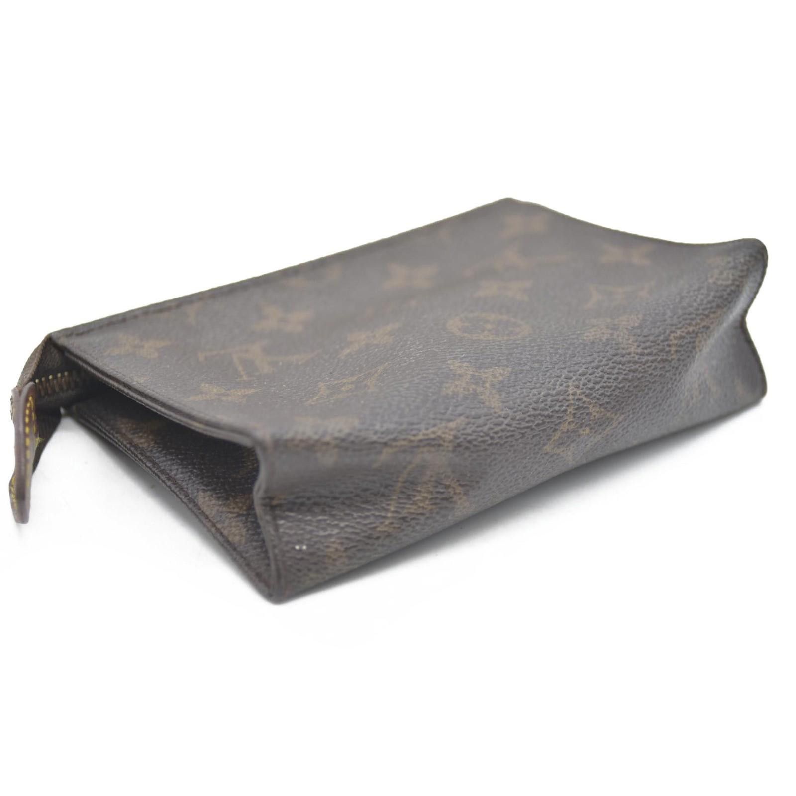 Louis Vuitton Louis Vuitton Monogram Poche Toilette 15 Cosmetics MB0042 Size ONE SIZE - 7 Thumbnail