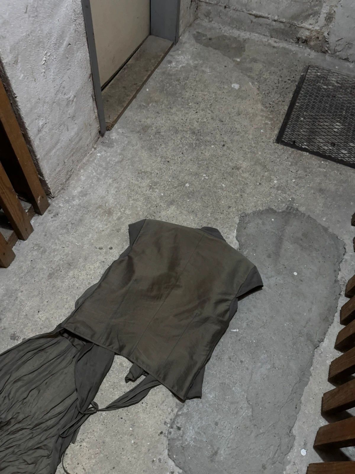 Rick Owens S/S 04 Rick owens silk vest Size M / US 6-8 / IT 42-44 - 18 Thumbnail