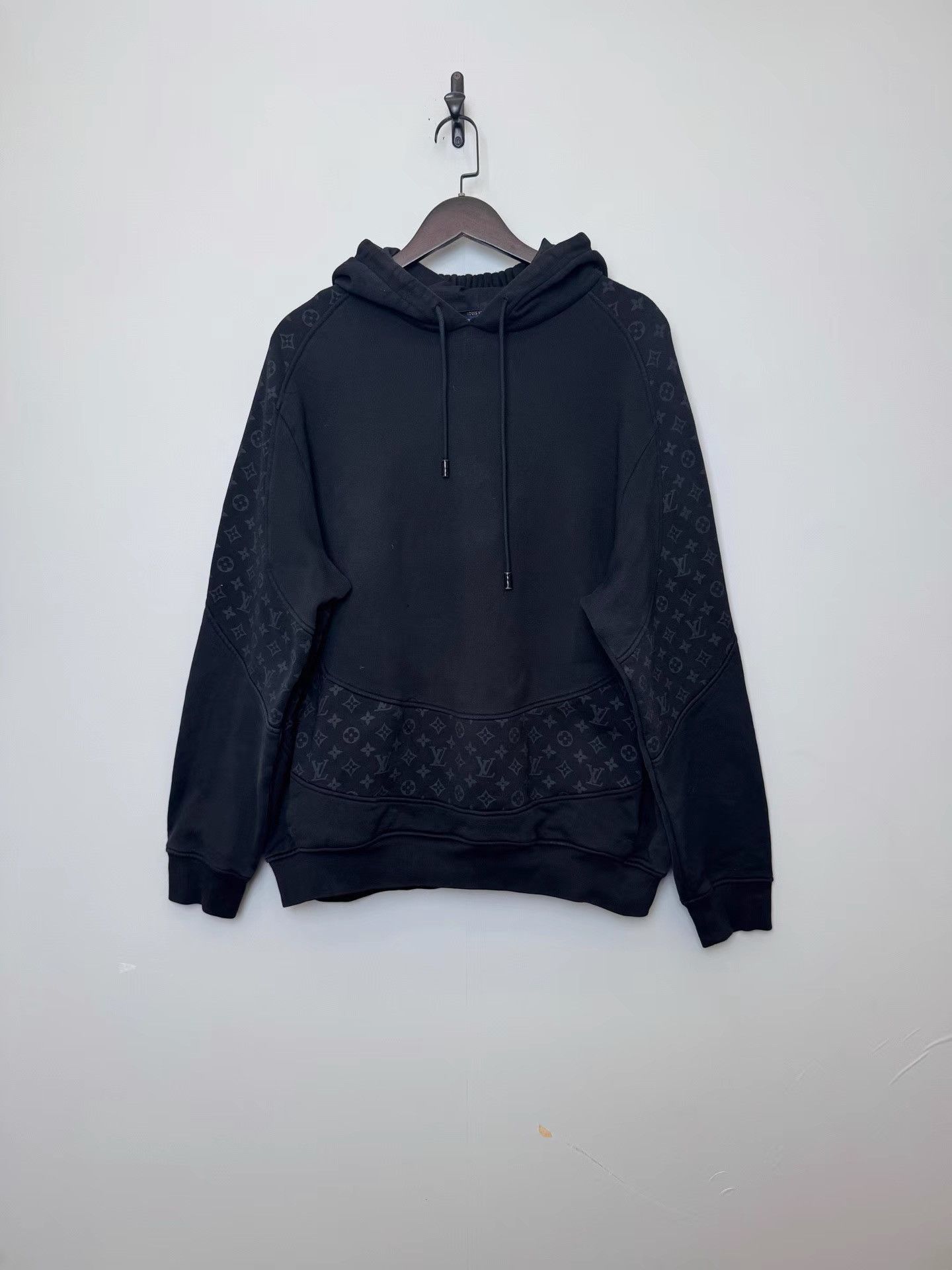 Louis Vuitton Louis Vuitton Black Monogram Circular Sweatshirt K36 Size US XXL / EU 58 / 5 - 1 Thumbnail
