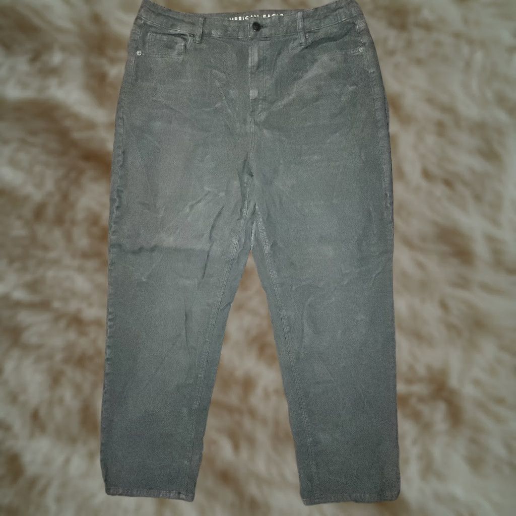 American Eagle Outfitters VINTAGE American Eagle Corduroy Mom Straight Jeans Womens 16 Green High Rise 27in Inseam 90s Preppy Bohemian Logo Pocket Zipper Button Lounge Size 38" / US 16 / IT 52 - 1 Thumbnail