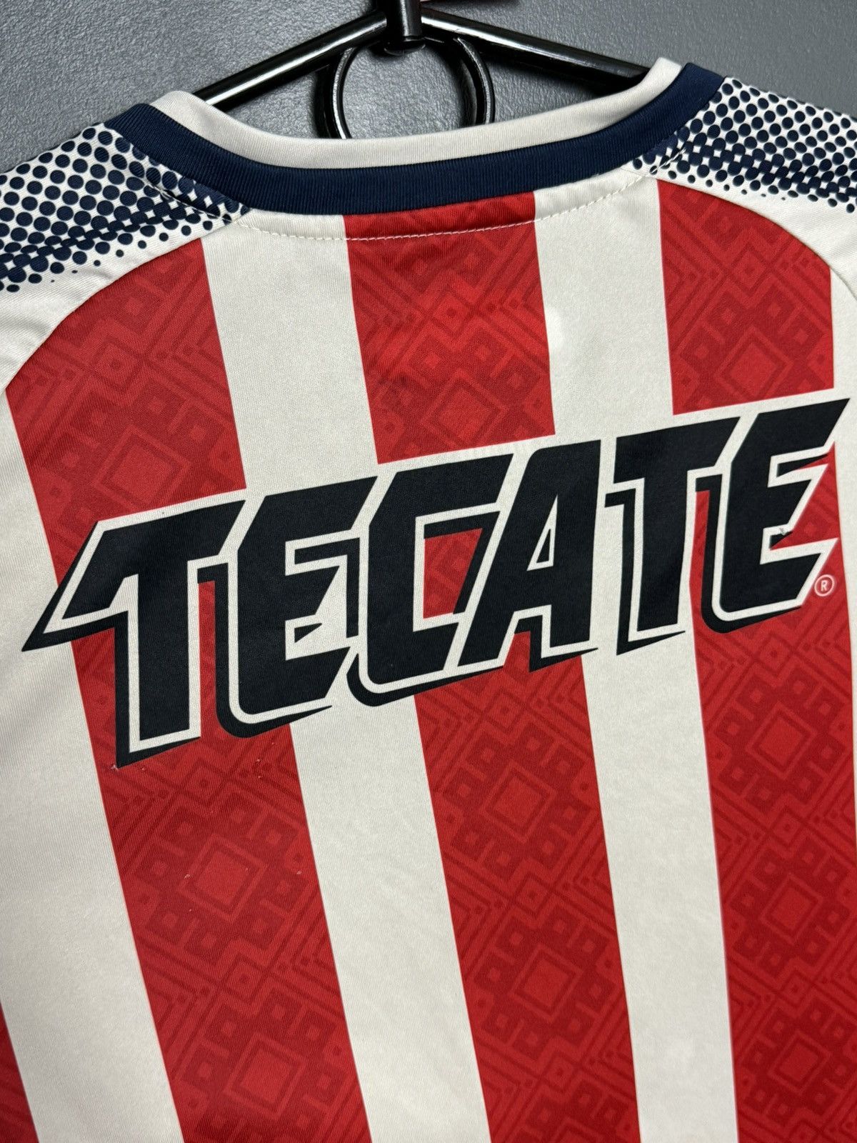 Puma Chivas de Guadalajara 17/18 Home Football Jersey T-Shirt Size US S / EU 44-46 / 1 - 4 Thumbnail