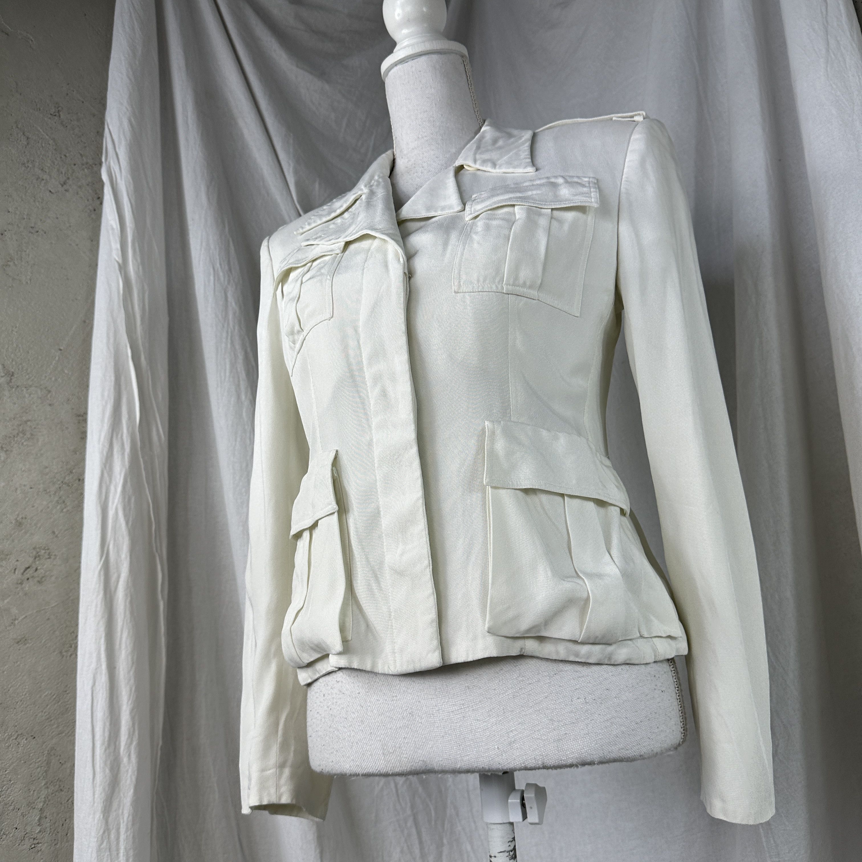 Gucci × Vintage Vintage Gucci Padded Shoulders Blazer 00s Size 25" / US 0 / IT 36 - 19 Thumbnail
