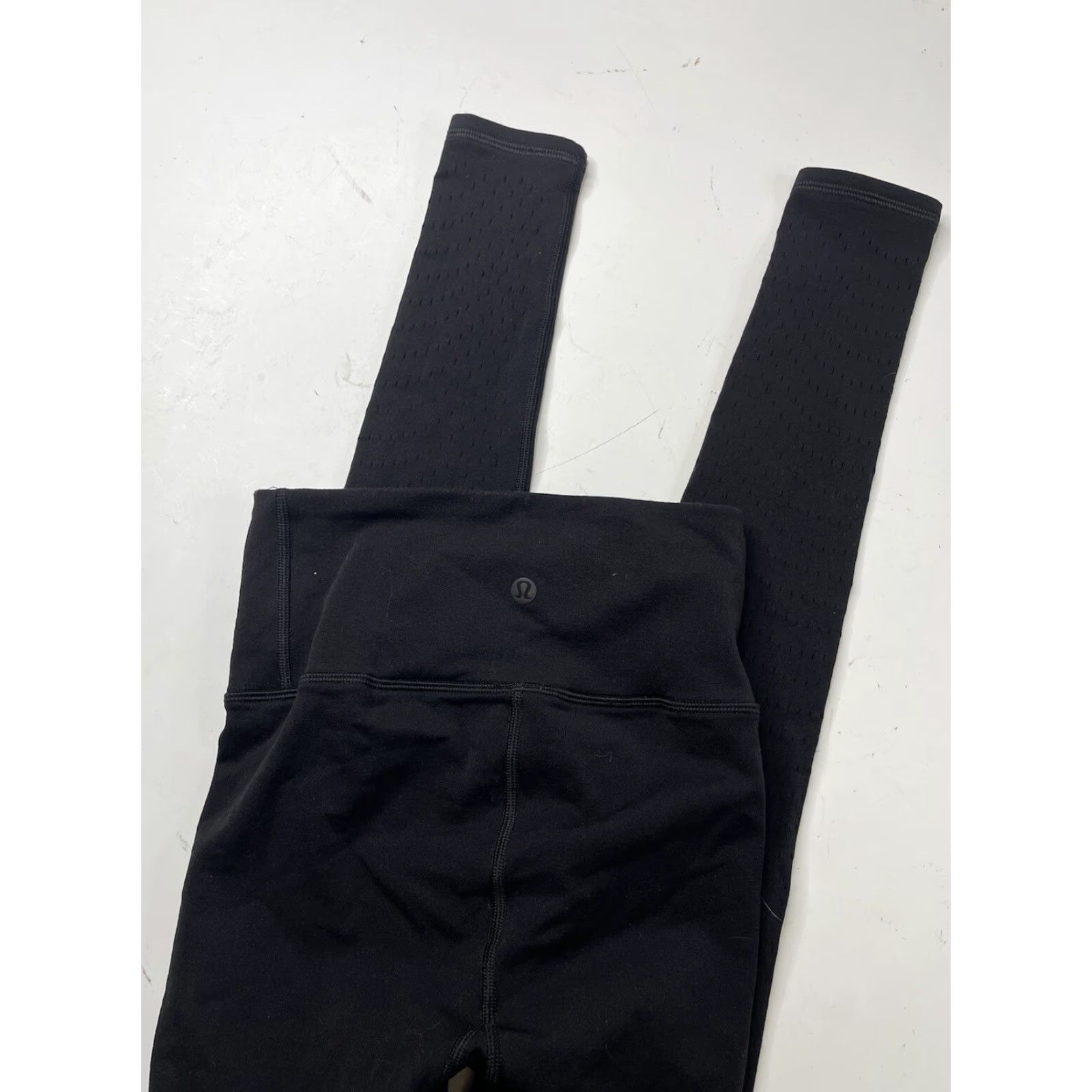 Lululemon Lululemon Leggings 4 Women Slim Perforated Black Ankle Length Activewear Footless Stretch Compression Skinny Pull On Size 27" / US 4 / IT 40 - 2 Thumbnail