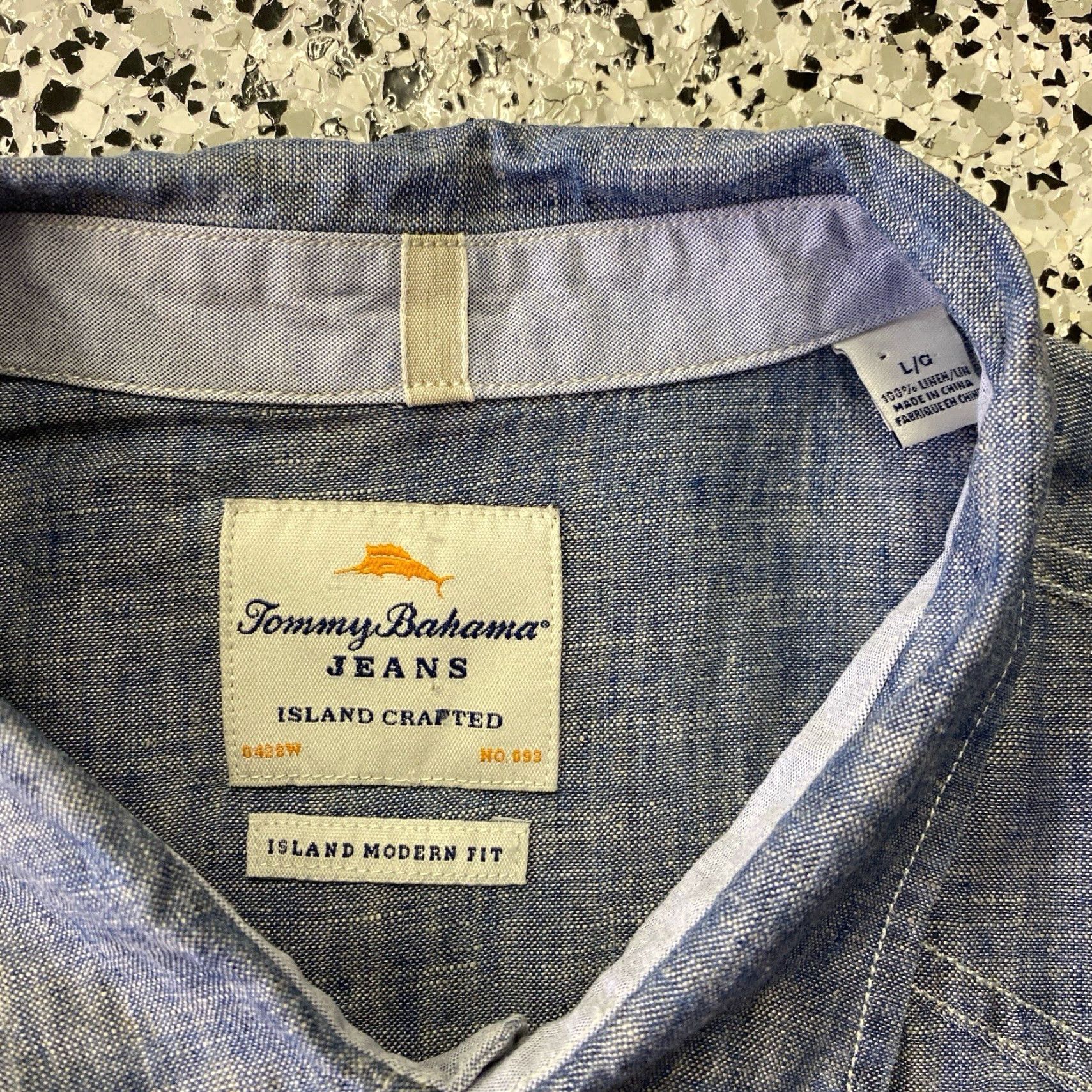 Tommy Bahama Tommy Bahama Shirt Mens Large Faded Indigo Long Sleeve Linen Island Modern Fit Beach Travel Resort Casual Button-Up Easy Care Size US L / EU 52-54 / 3 - 2 Thumbnail