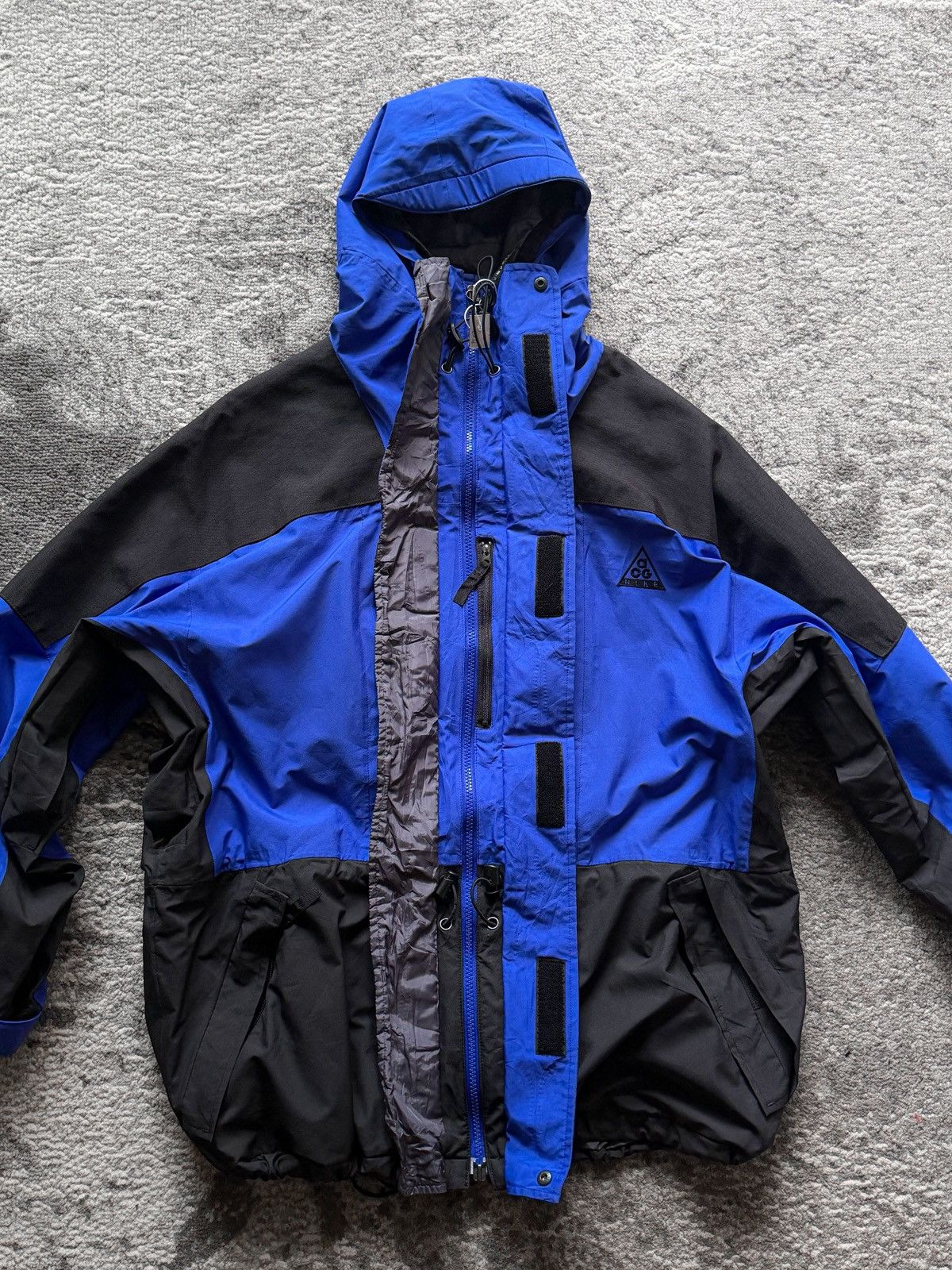 Nike Vintage Nike ACG Strorm-Fit Outdoor Jacket Size US L / EU 52-54 / 3 - 6 Thumbnail