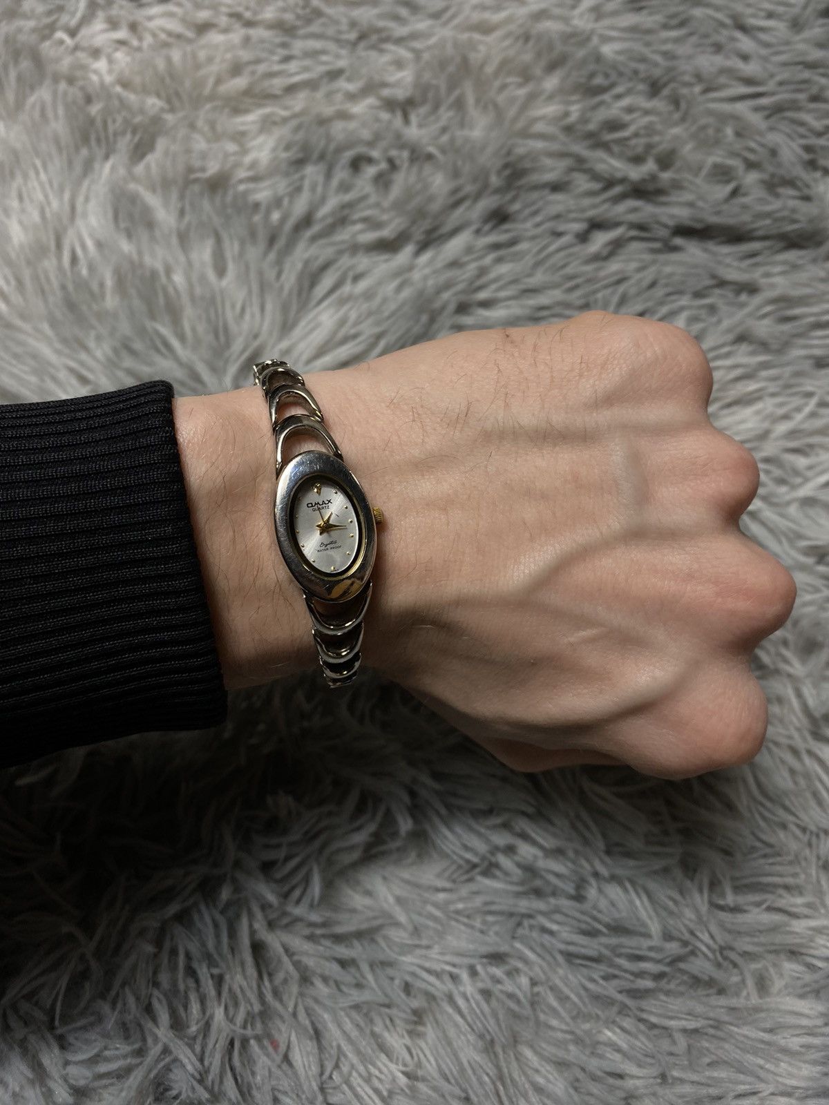 Japanese Brand Futuristic Oval Omax Quartz Watch - Japanese Brand Size ONE SIZE - 10 Thumbnail