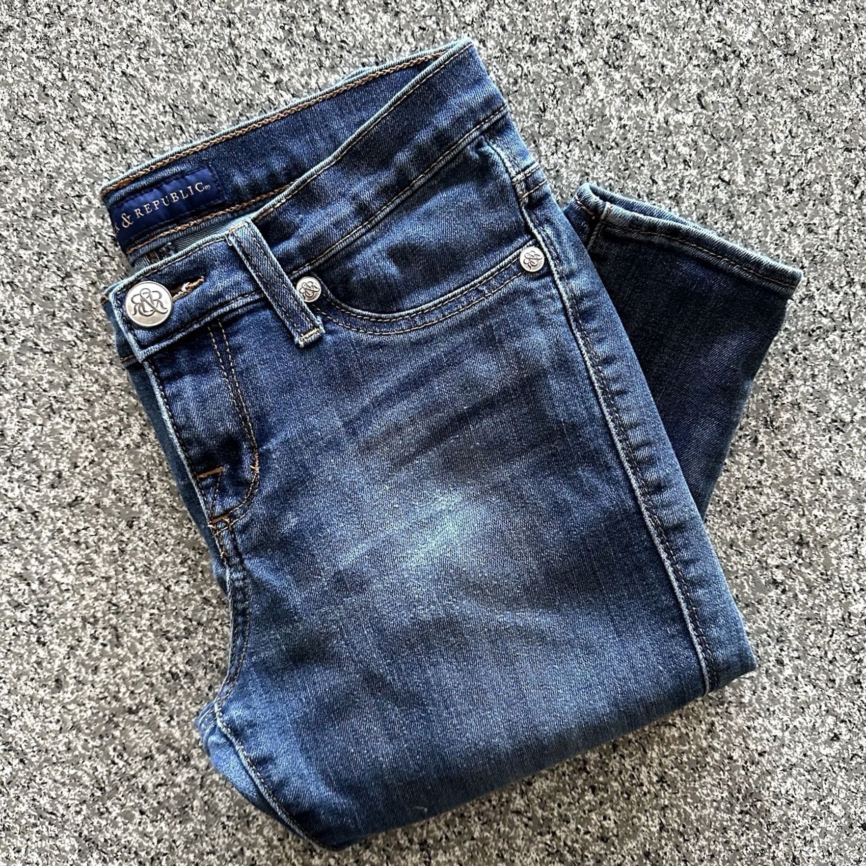 Vintage Rock & Republic Jeans Kashmiere Mid Rise Skinny Stretch Denim Womens 4 27x28 Blue 5-Pocket Distressed Size 27" / US 4 / IT 40 - 2 Thumbnail