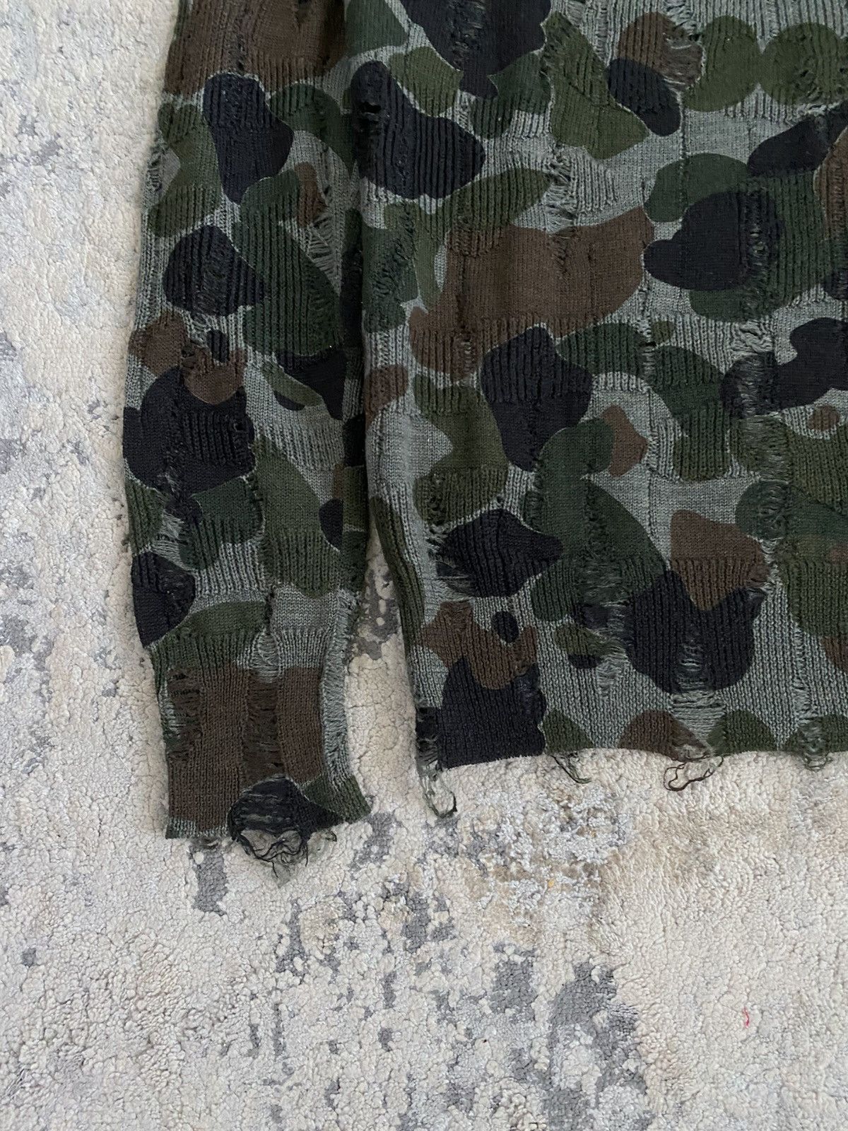 Junya Watanabe AD2010 Distressed Camo Knit Sweater Size US XS / EU 42 / 0 - 10 Thumbnail