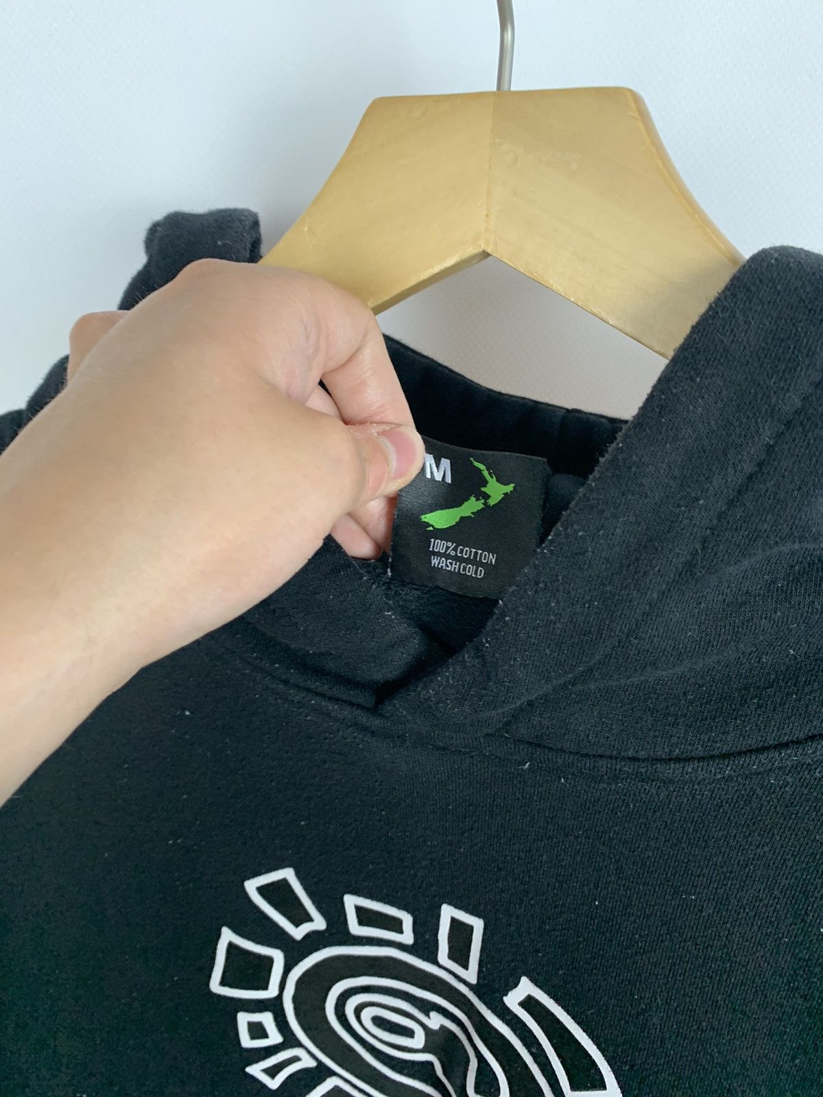 always do what you should do Always do what you should do Hoodie Men’s Size M Big Logo Size US M / EU 48-50 / 2 - 7 Thumbnail
