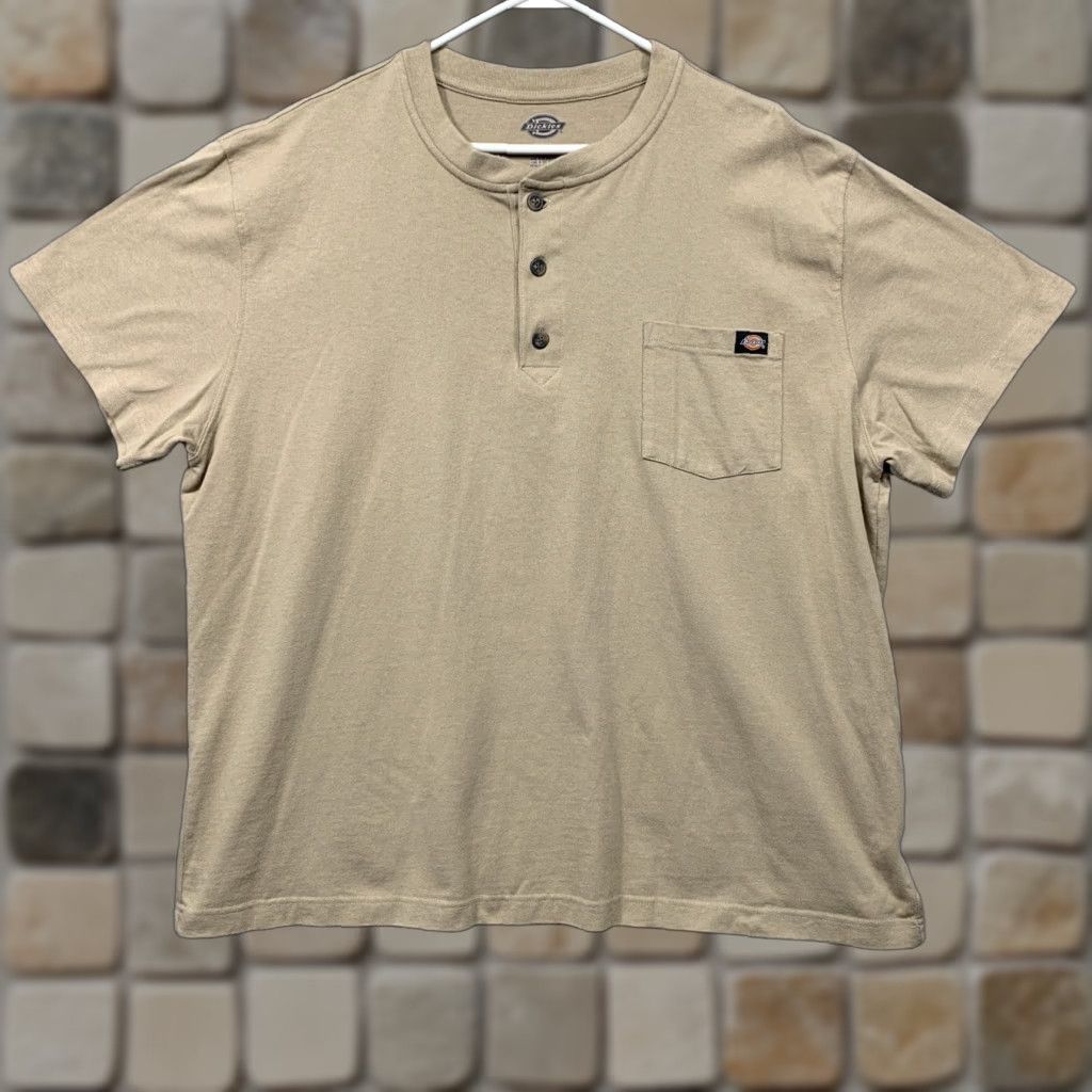Dickies Dickies Polo Shirt Mens 2X Tan Pullover Crew Neck 3 Button Closure 1 Pocket LOGO Shirt Mens Big & Tall Tan Dickies Polo 2X Logo يش Size US XXL / EU 58 / 5 - 1 Thumbnail