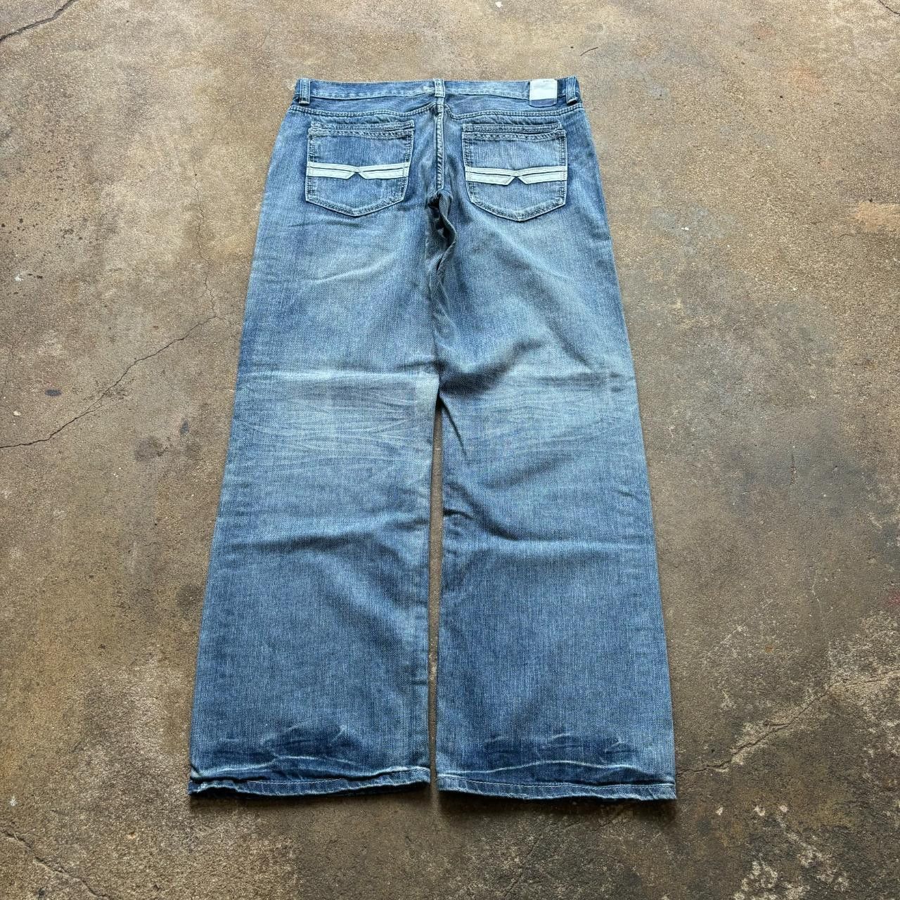 Helix Helix Light Wash Wide Baggy Jeans with Back Pocket Detailing Size US 34 / EU 50 - 1 Thumbnail