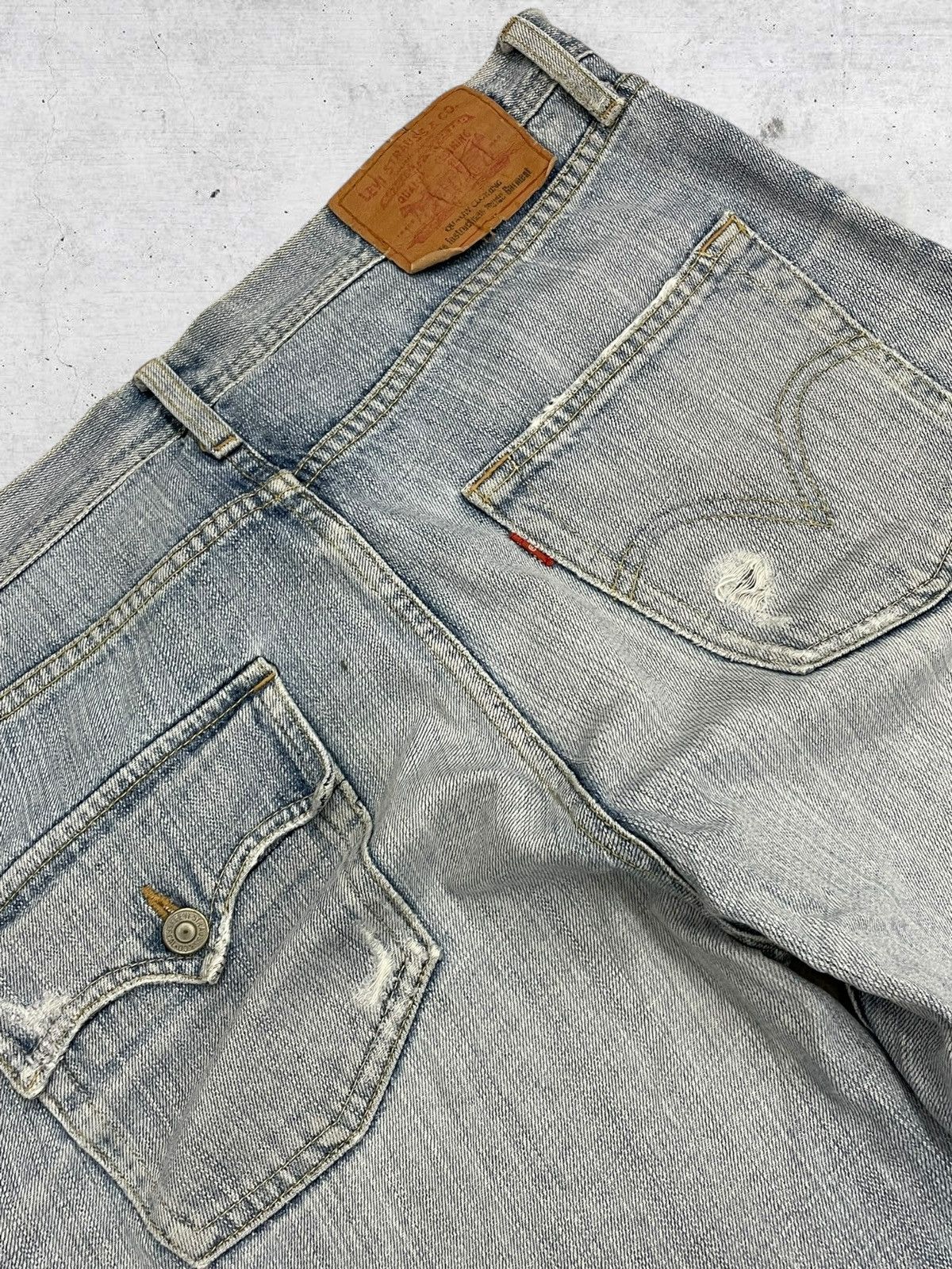 Levi's Vintage Clothing VINTAGE 533 LEVIS USA 90S DESIGNER OLD RIPPED BLUEWASH DENIM Size US 35 - 13 Thumbnail